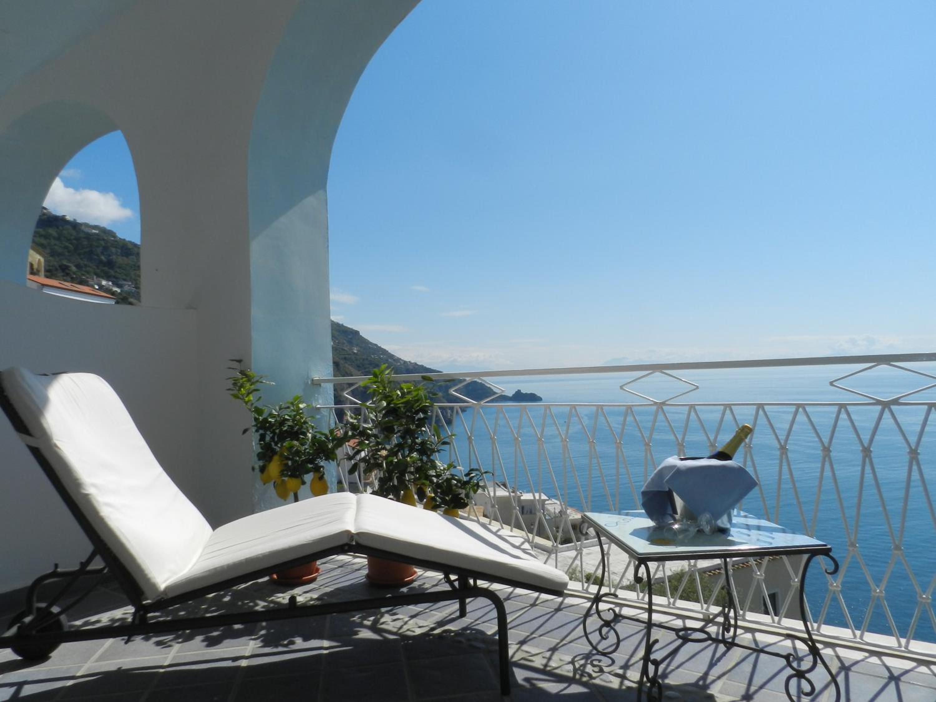 Superior Double Room with Sea View - Photo 15