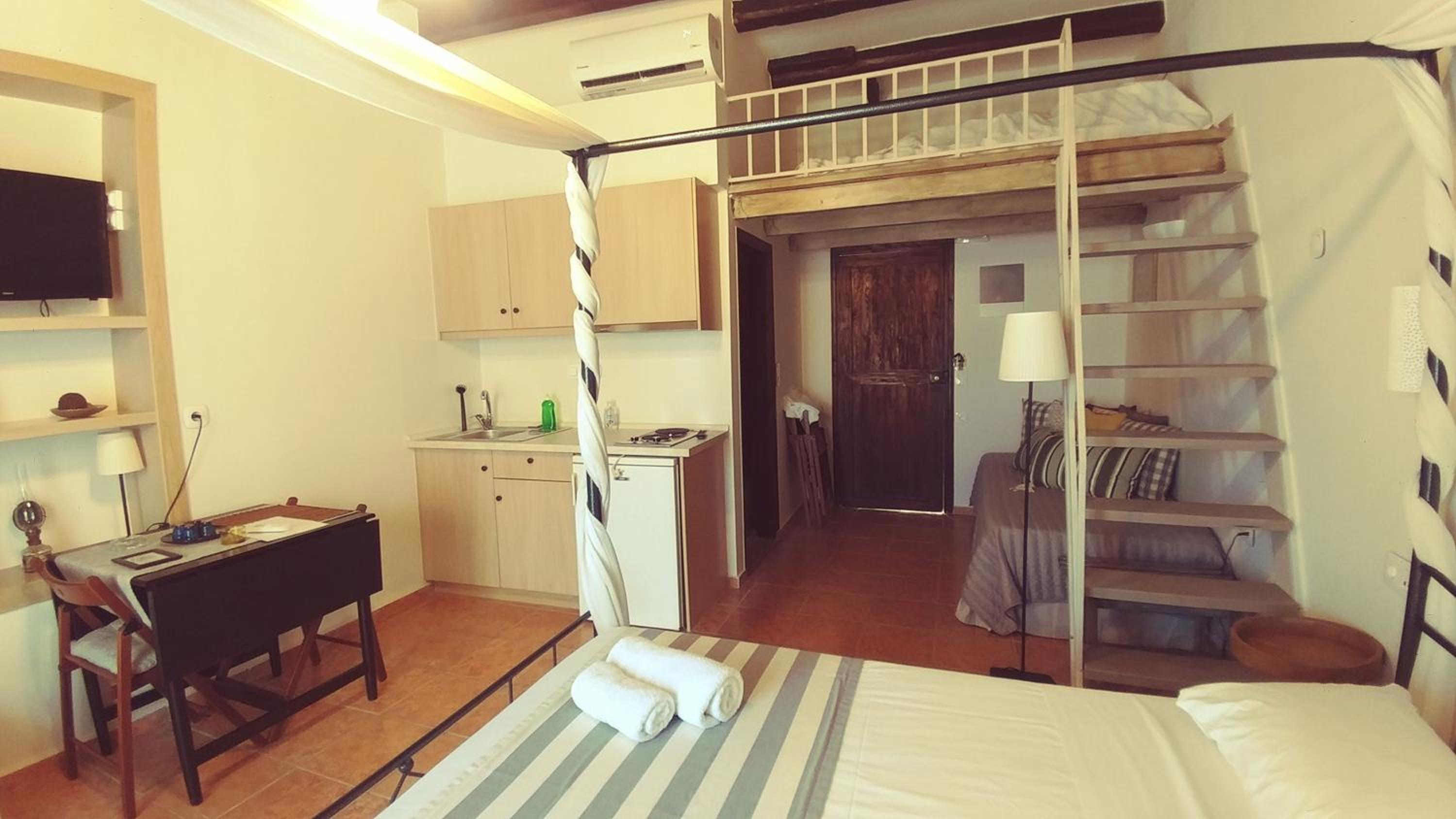 Apartment - Split Level photo 3
