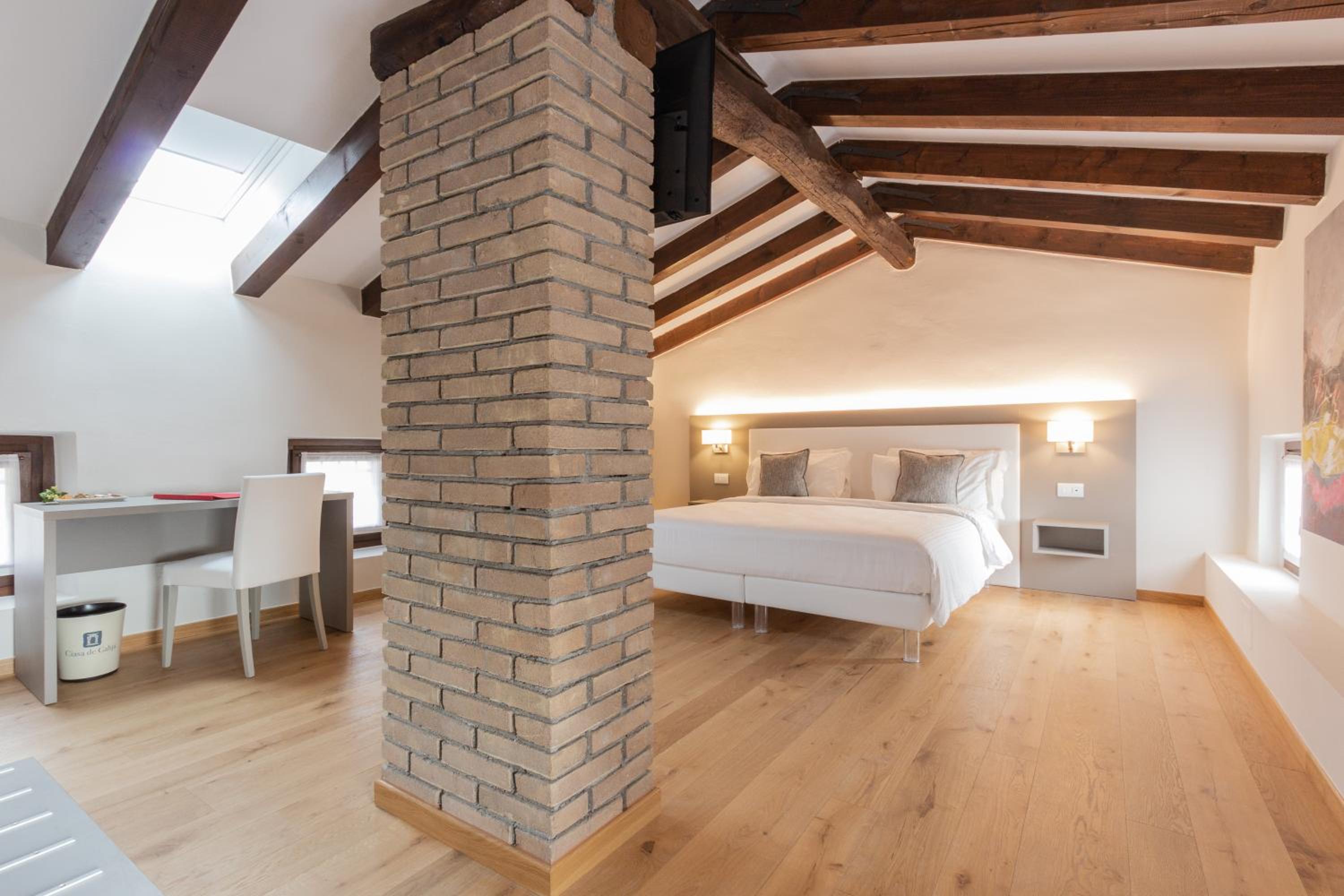 Deluxe Double or Twin Room - Photo 4