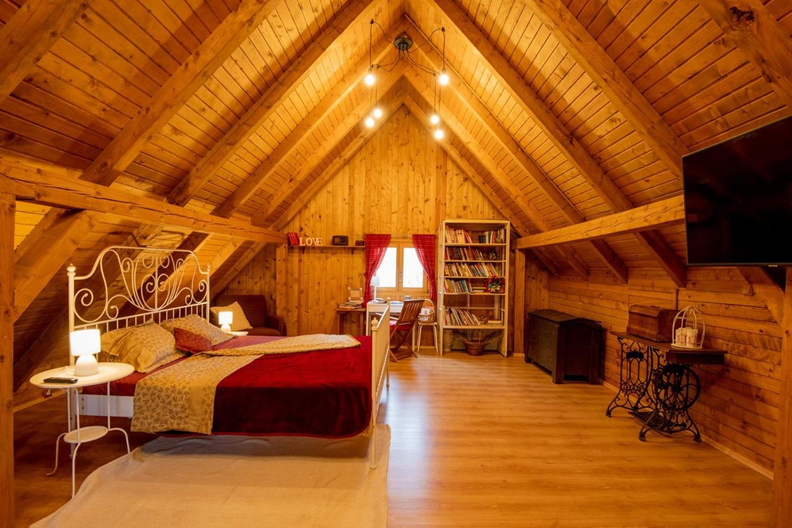 Two-Bedroom House photo 2
