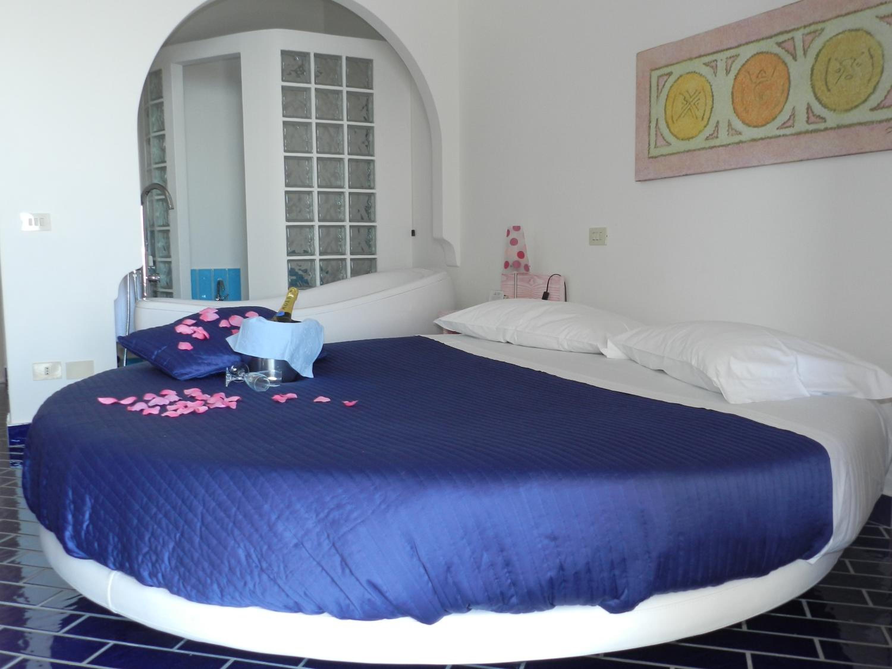 Deluxe Double Room with Sea View - Photo 1