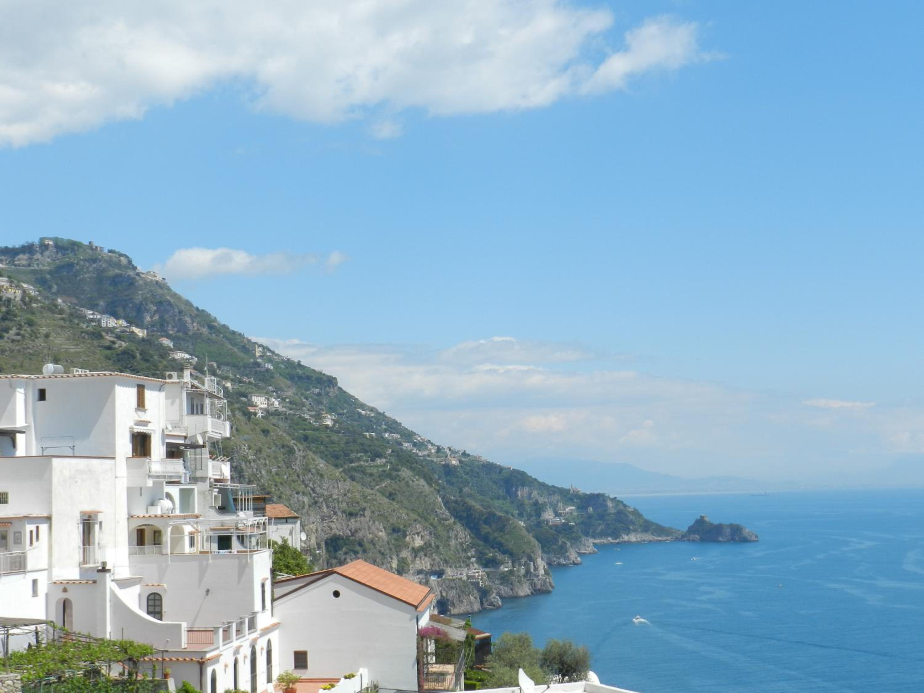 Deluxe Double Room with Sea View - Photo 7