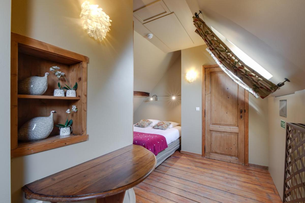 Classic Double Room with Shower photo 3