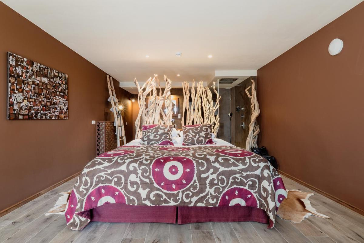 Deluxe Double Room with Shower photo 3