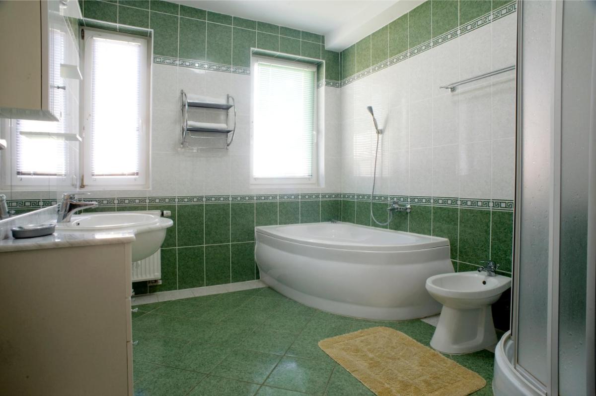 One-Bedroom Apartment - Disability Access photo 1