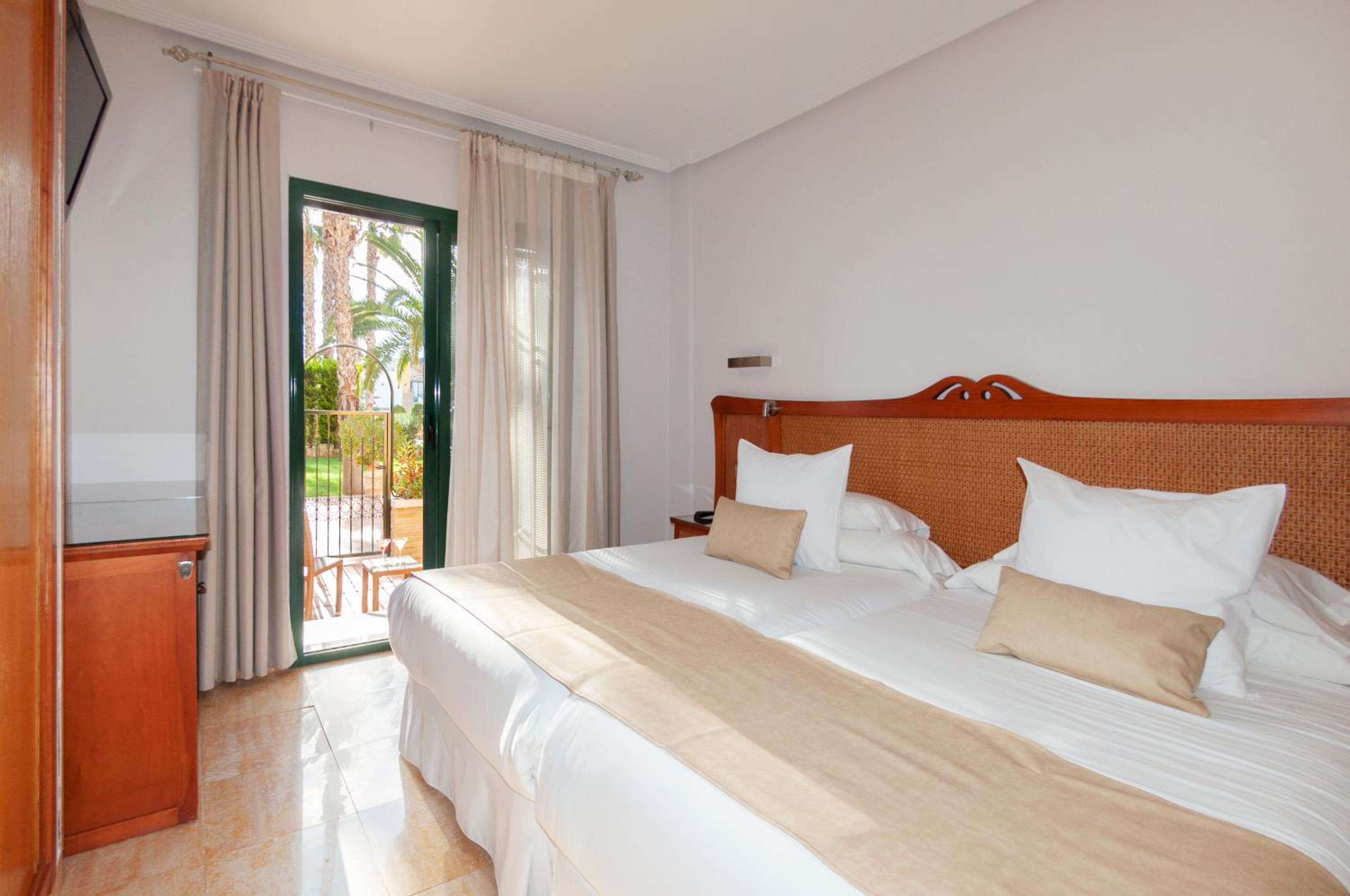 Double Room with Terrace - Photo 2