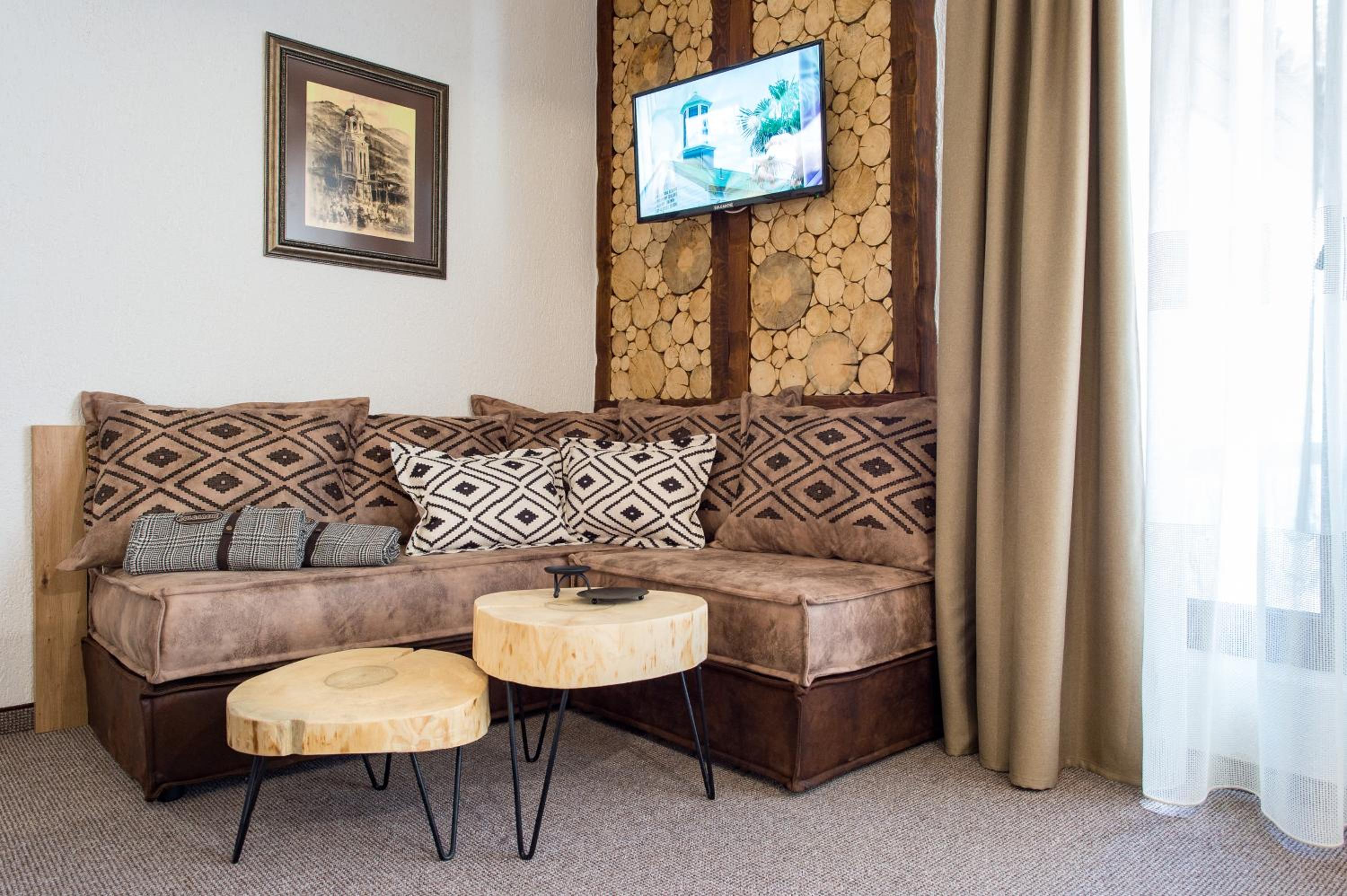 Deluxe Double or Twin Room with Balcony - Photo 4