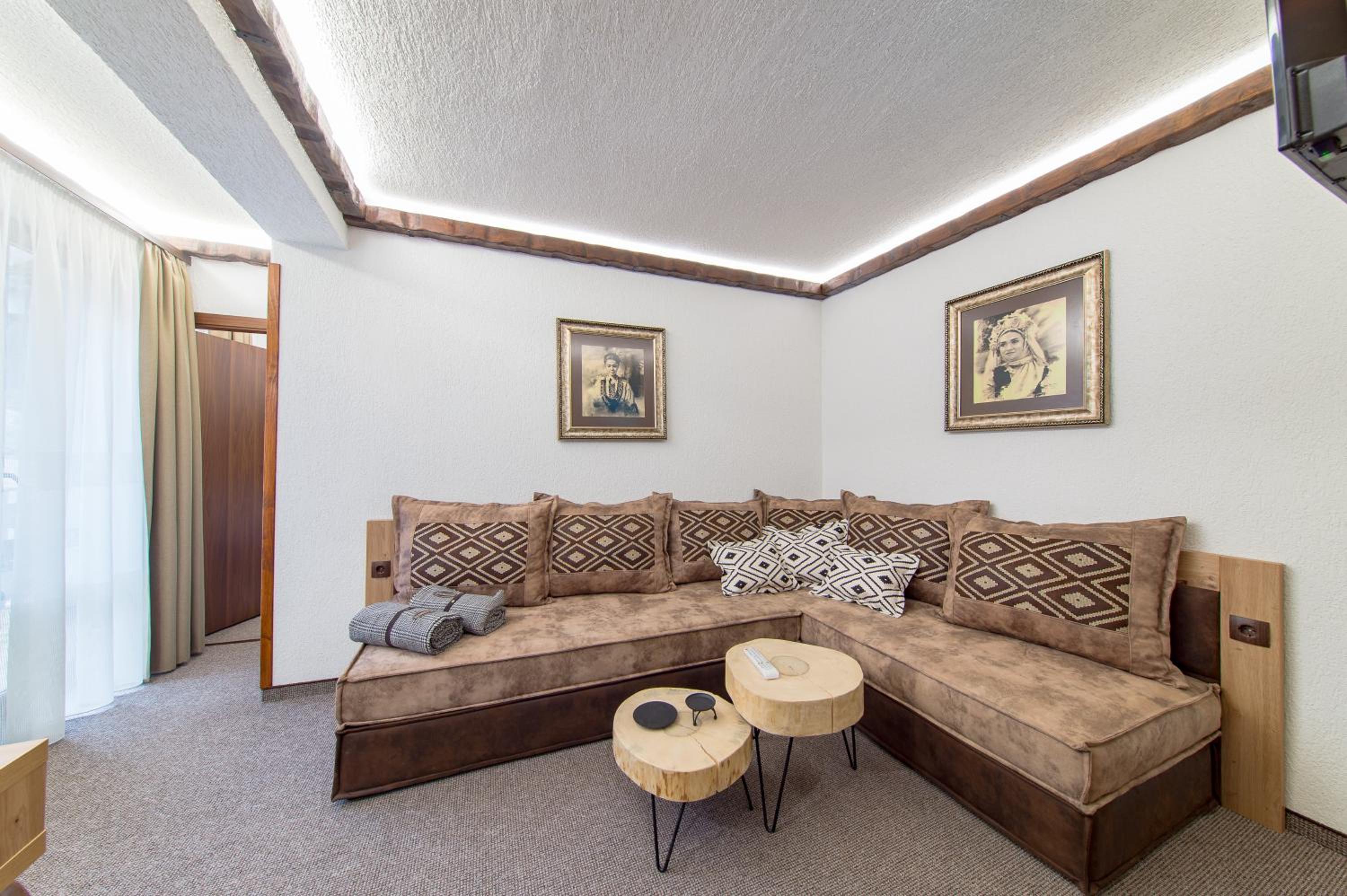 Suite with Balcony - Photo 4