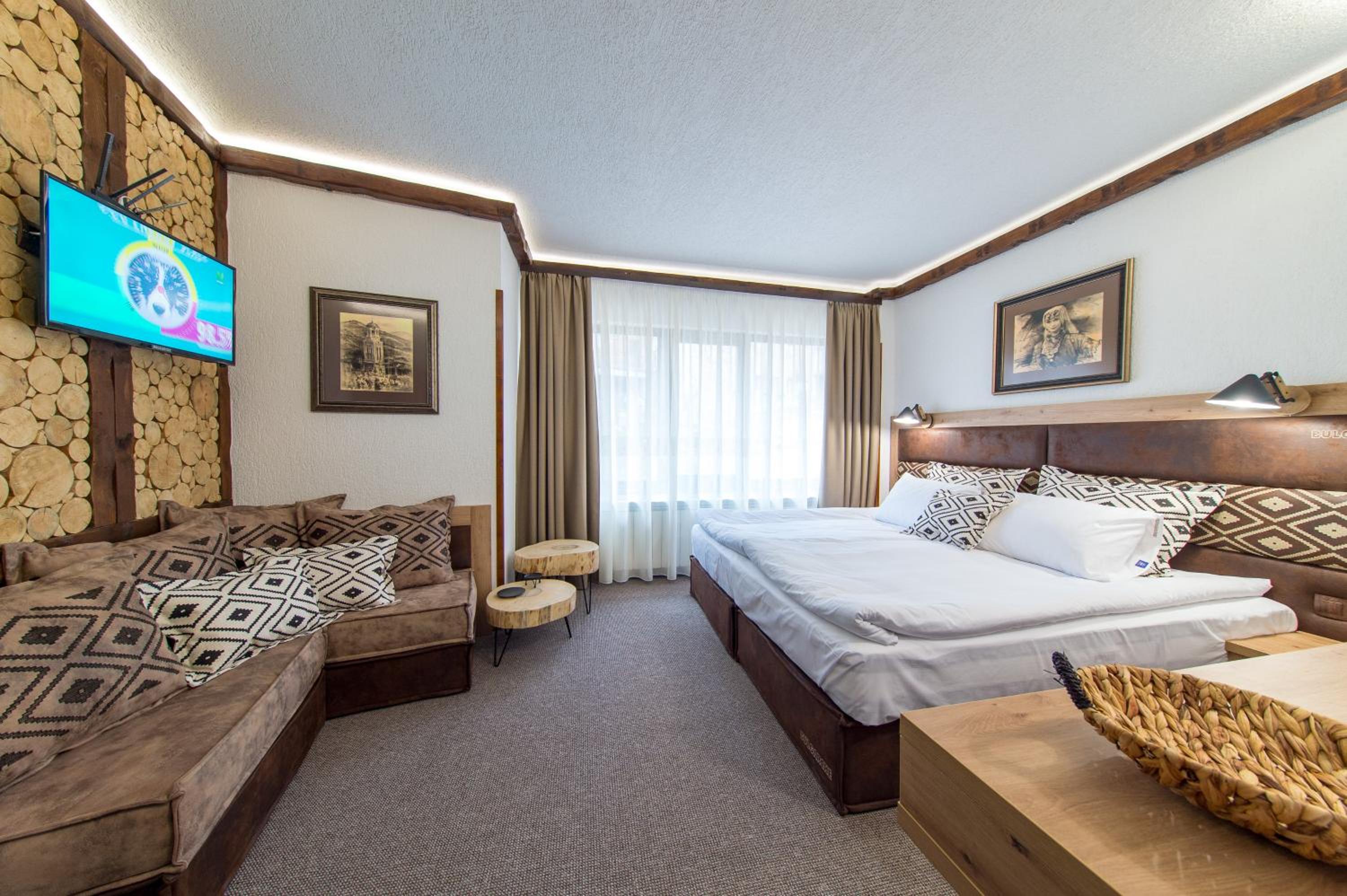 Deluxe Double or Twin Room with Balcony - Photo 6