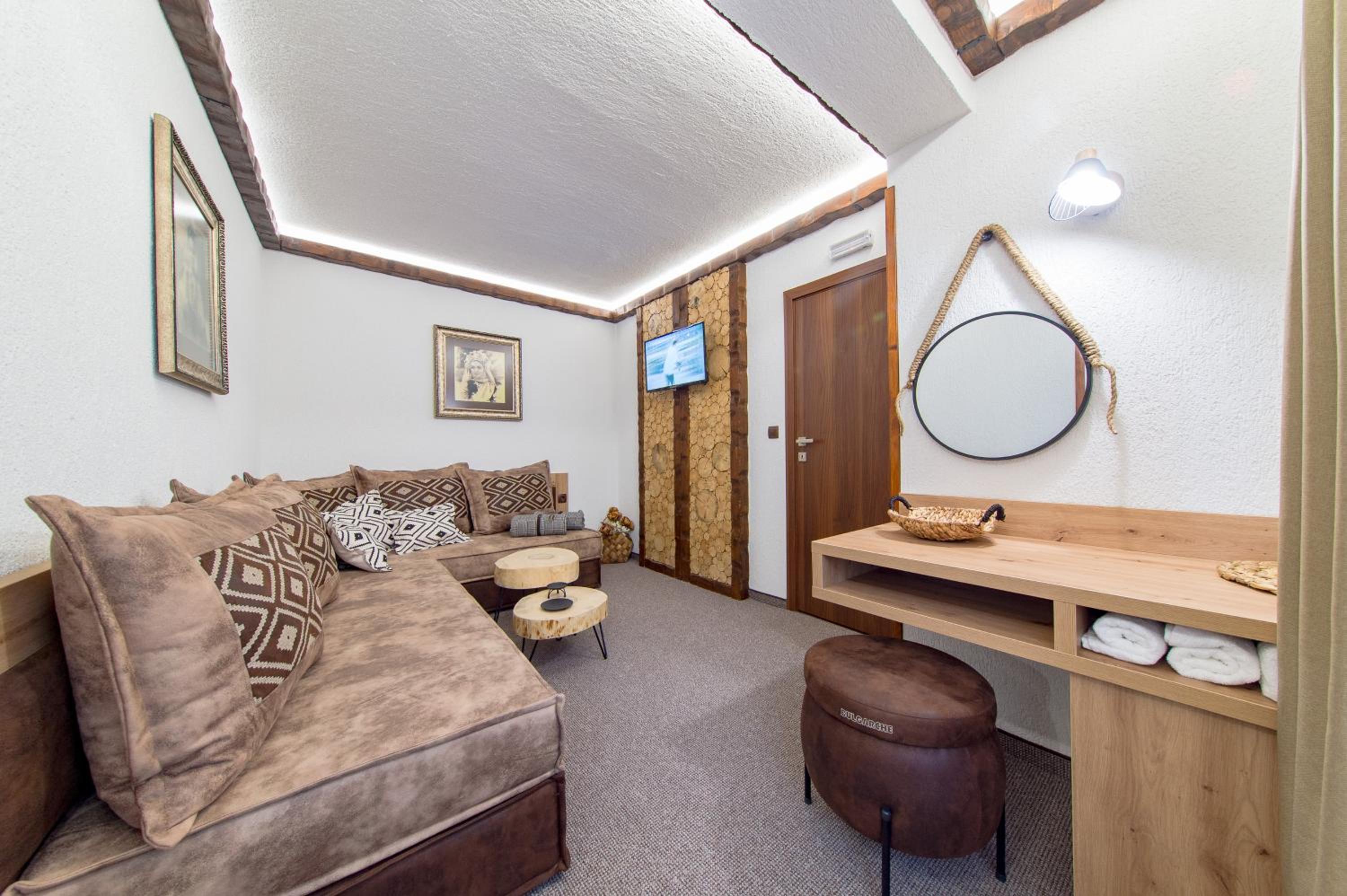 Suite with Balcony - Photo 5