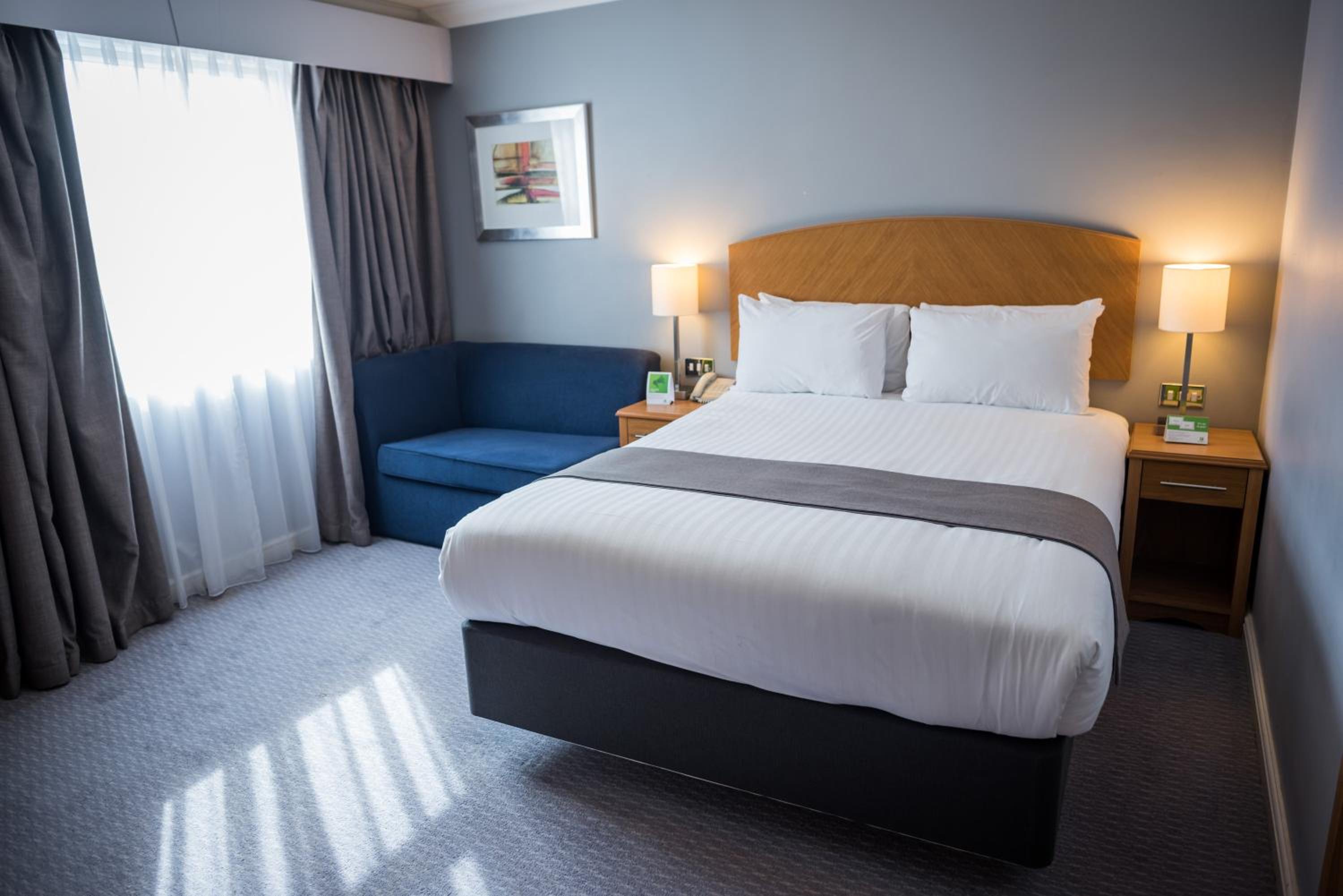 Standard Double Room with Sofa Bed - Photo 6
