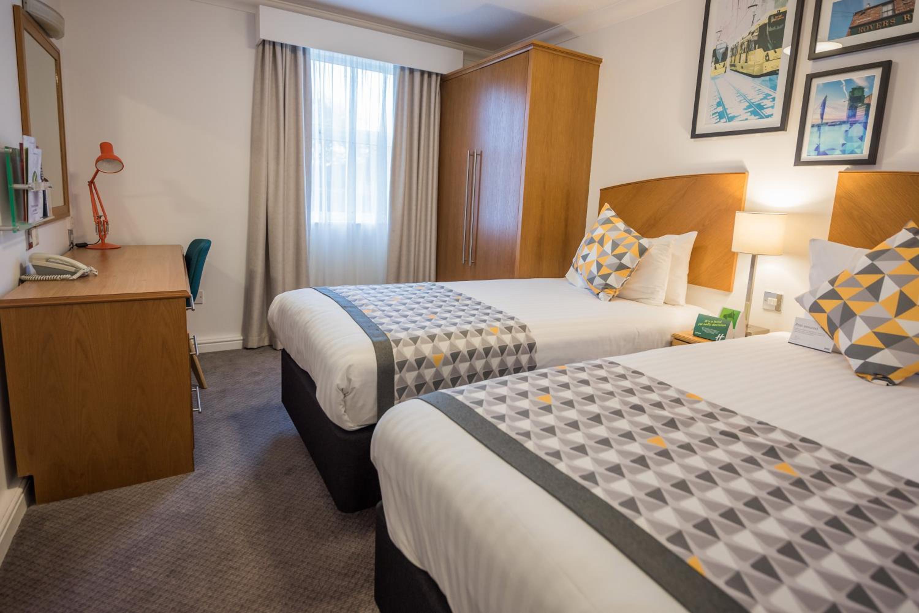 Standard Room with Two Single Beds - Photo 9