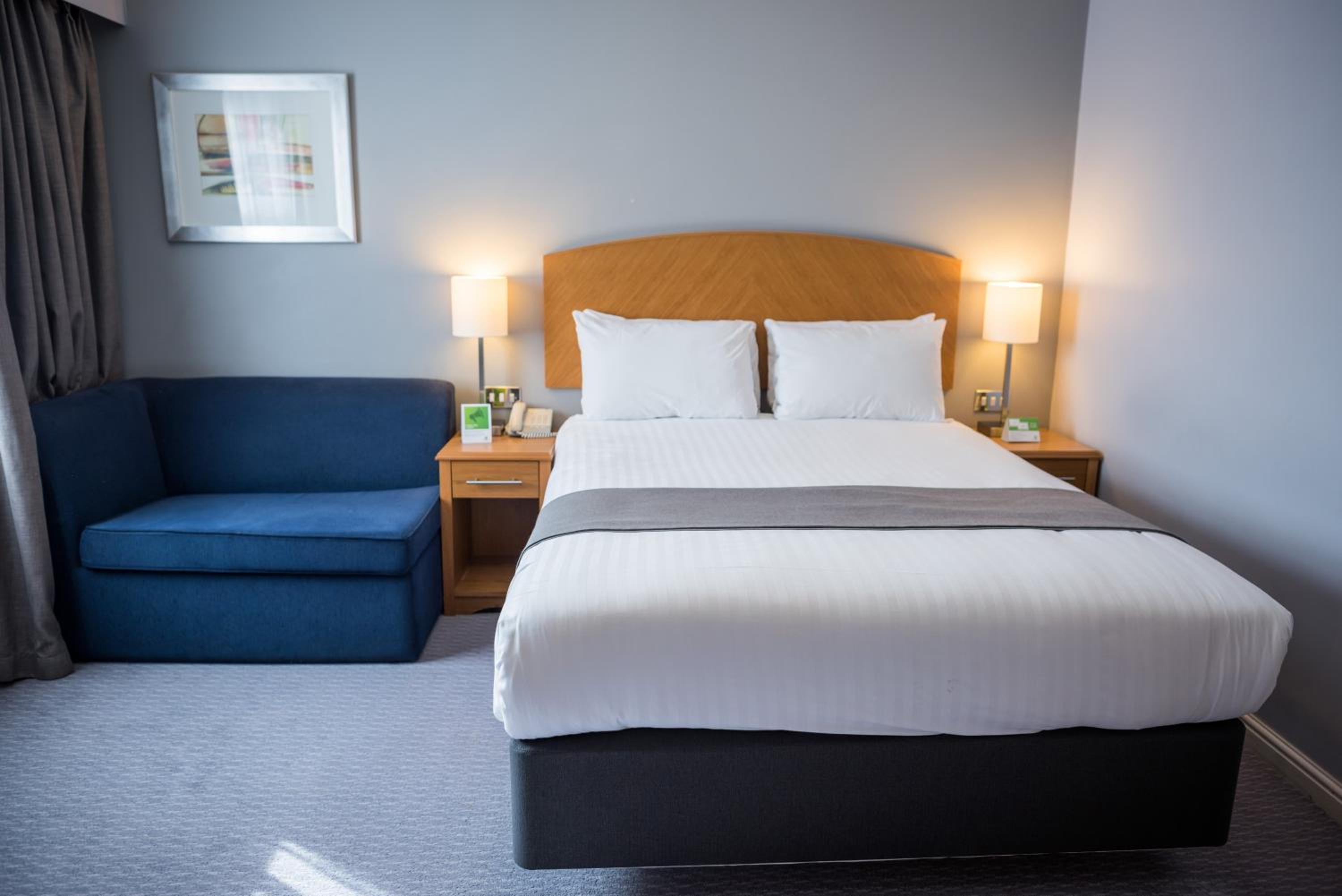 Standard Double Room with Sofa Bed - Photo 10