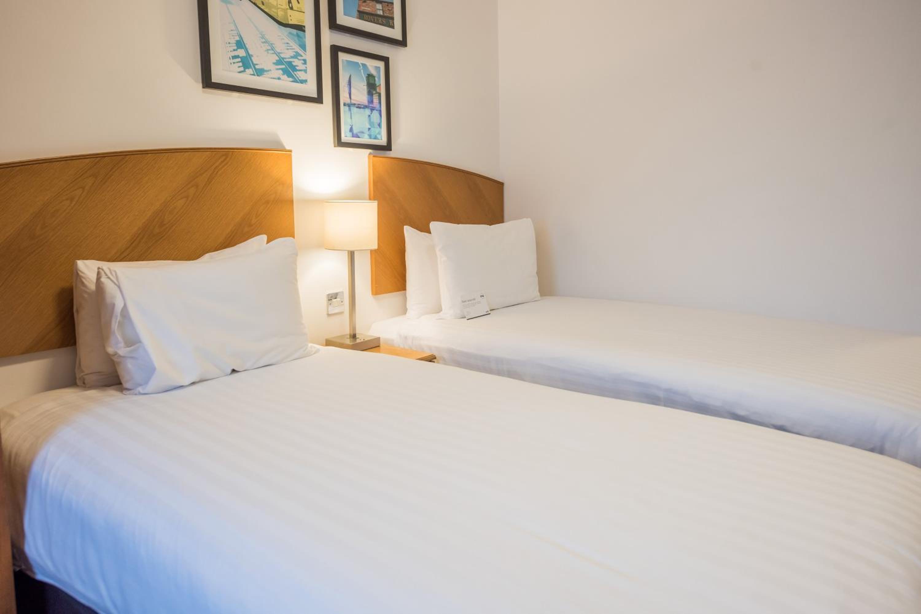 Standard Room with Two Single Beds - Photo 2