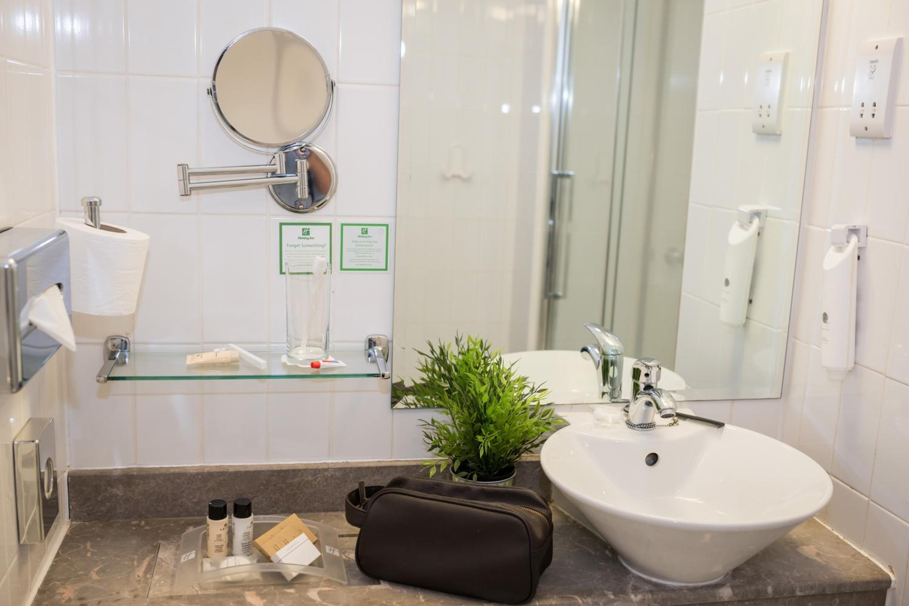 Standard Room - Photo 7