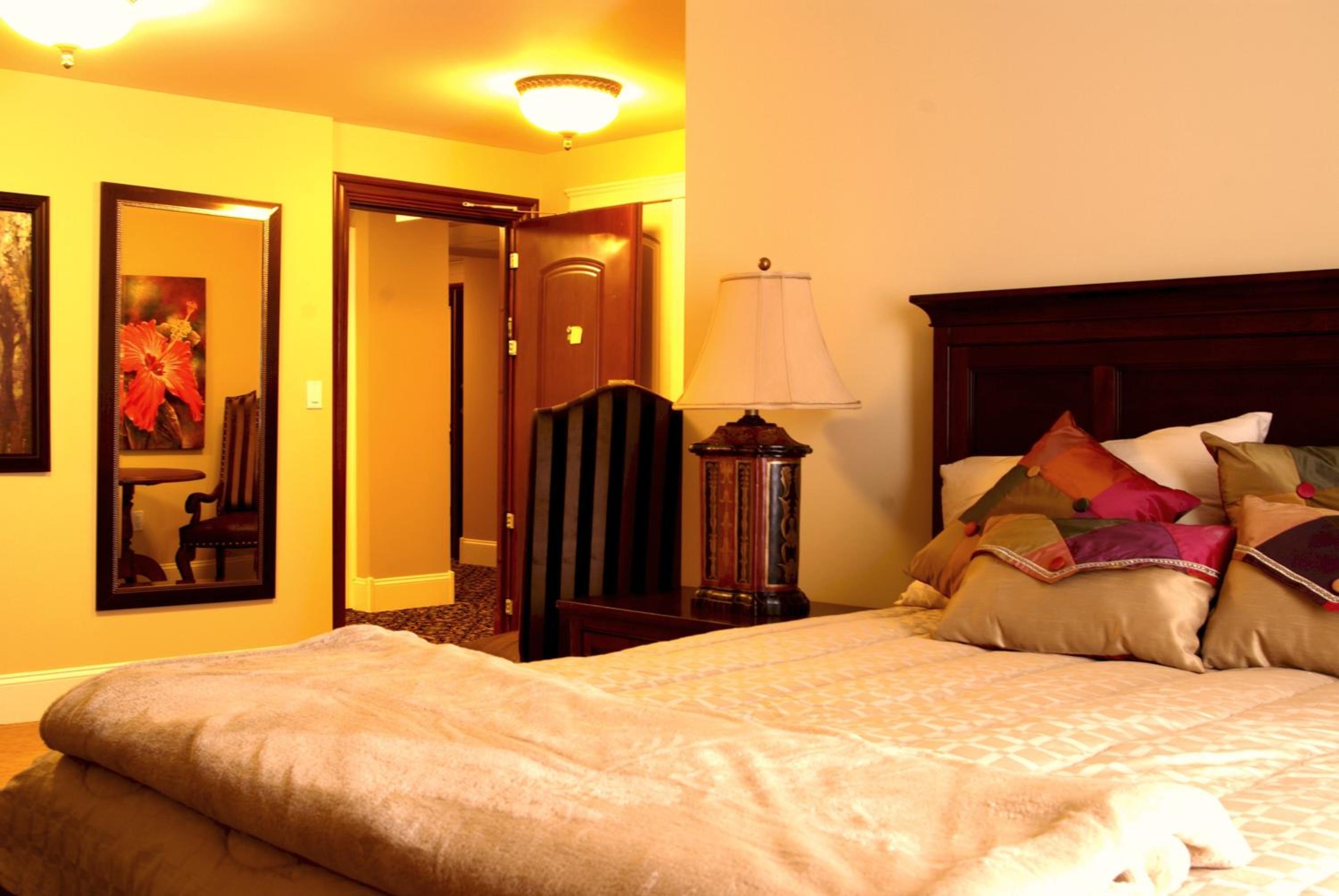 Classic Queen Room