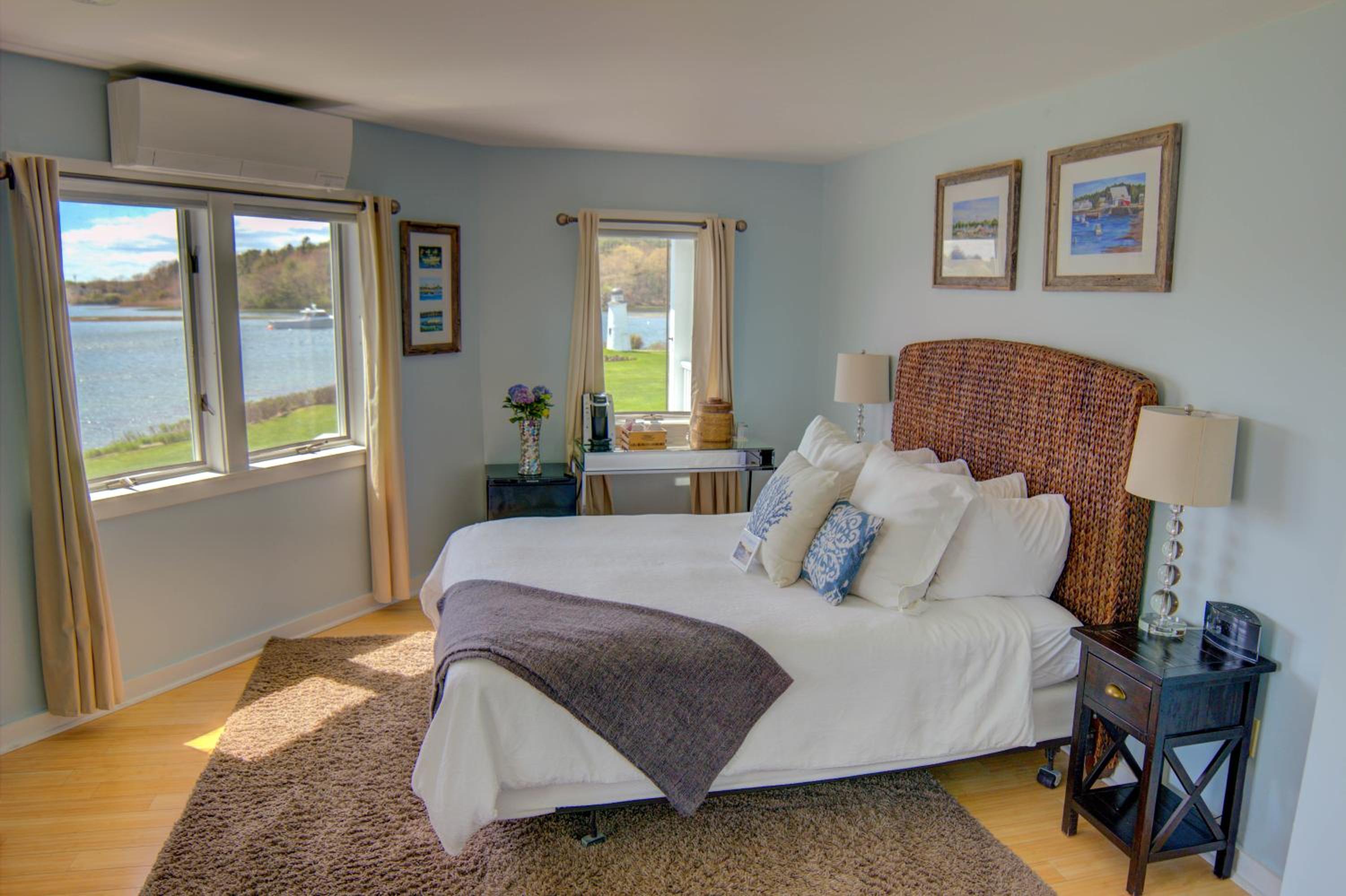 Portside Queen Waterview