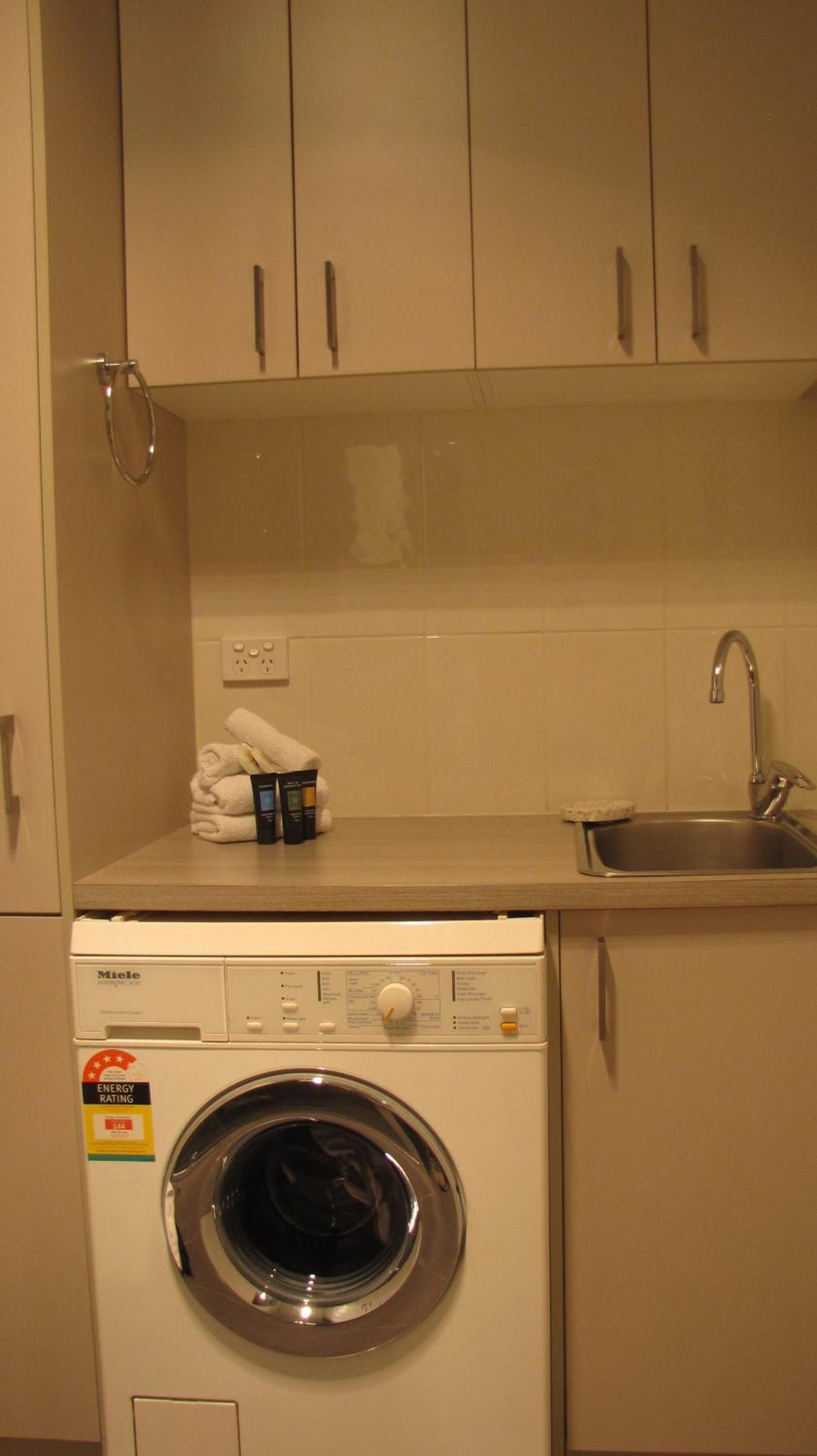 One-Bedroom Apartment photo 2