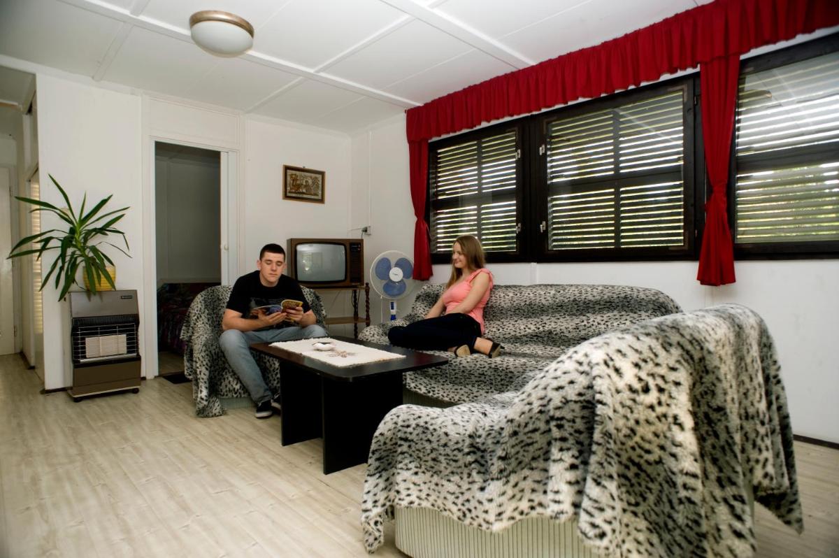One-Bedroom Bungalow with Terrace photo 1