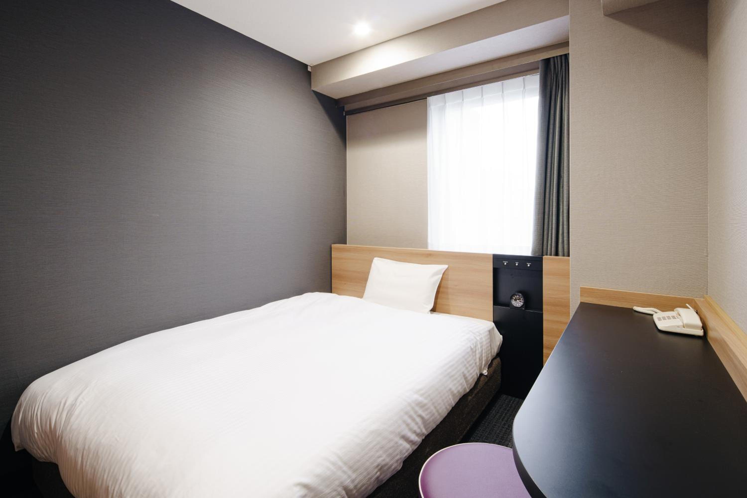 Single Room - Smoking - Photo 3