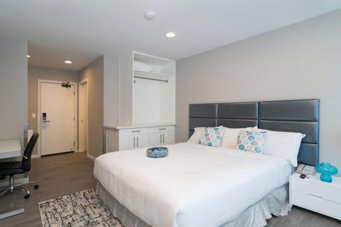 King Room with Balcony