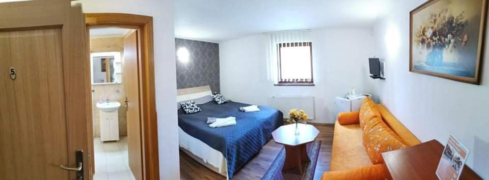 Deluxe Double Room with Extra Bed photo 3
