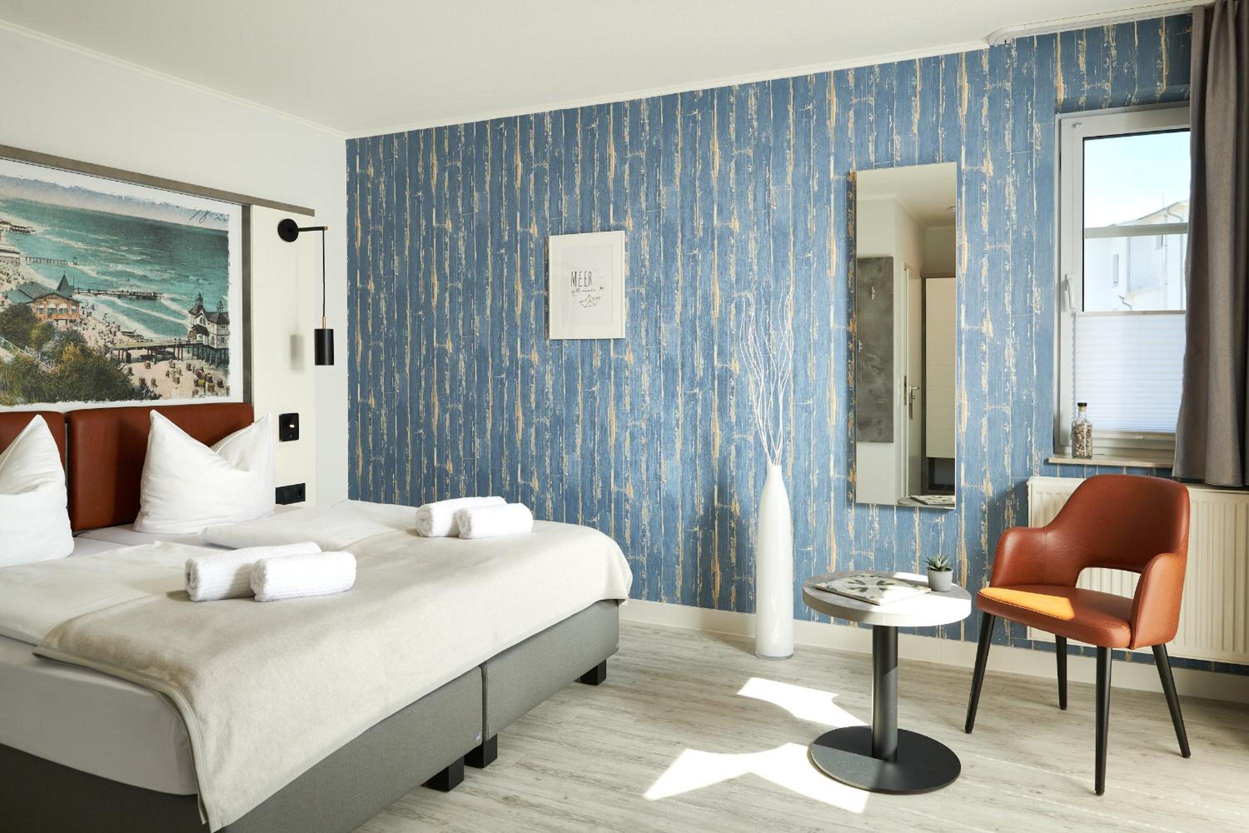 Deluxe Double Room with Balcony photo 2