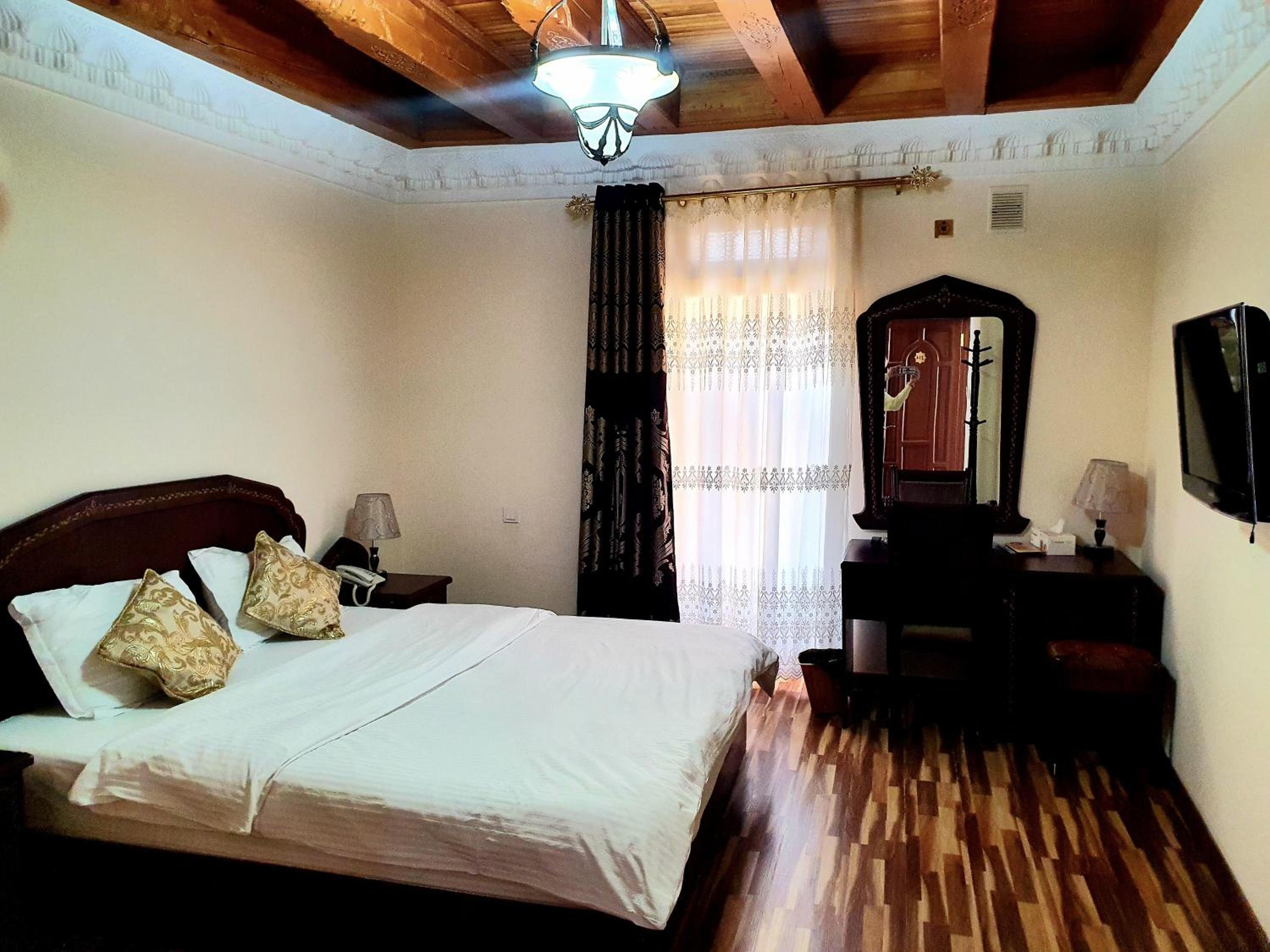 Standard Double or Twin Room photo 3