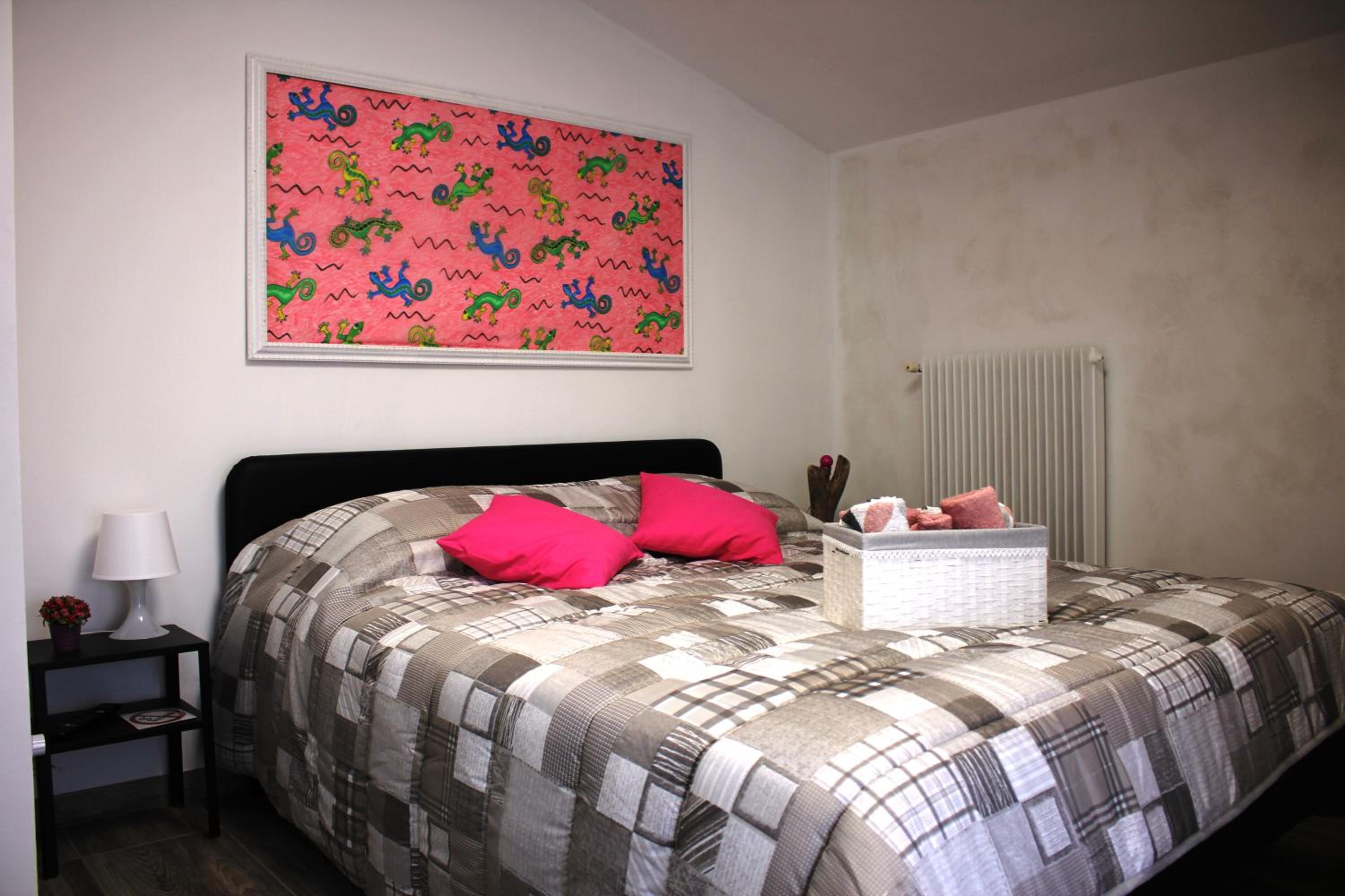 Two Connecting Double Rooms with Private External Bathroom