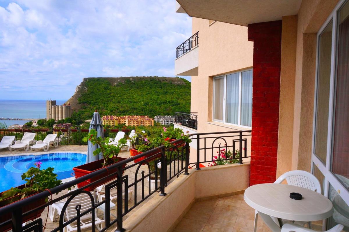 Apartment with Sea View photo 2