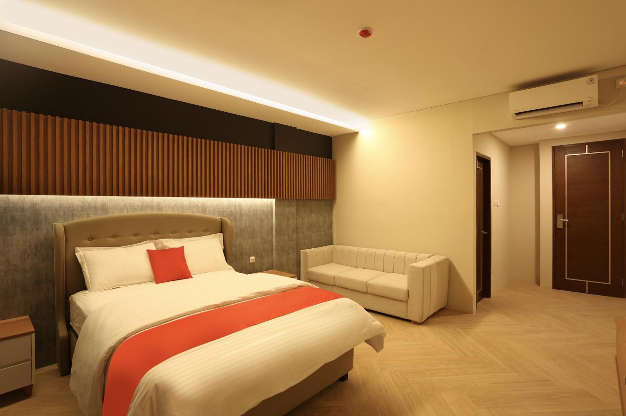 Deluxe Queen Room