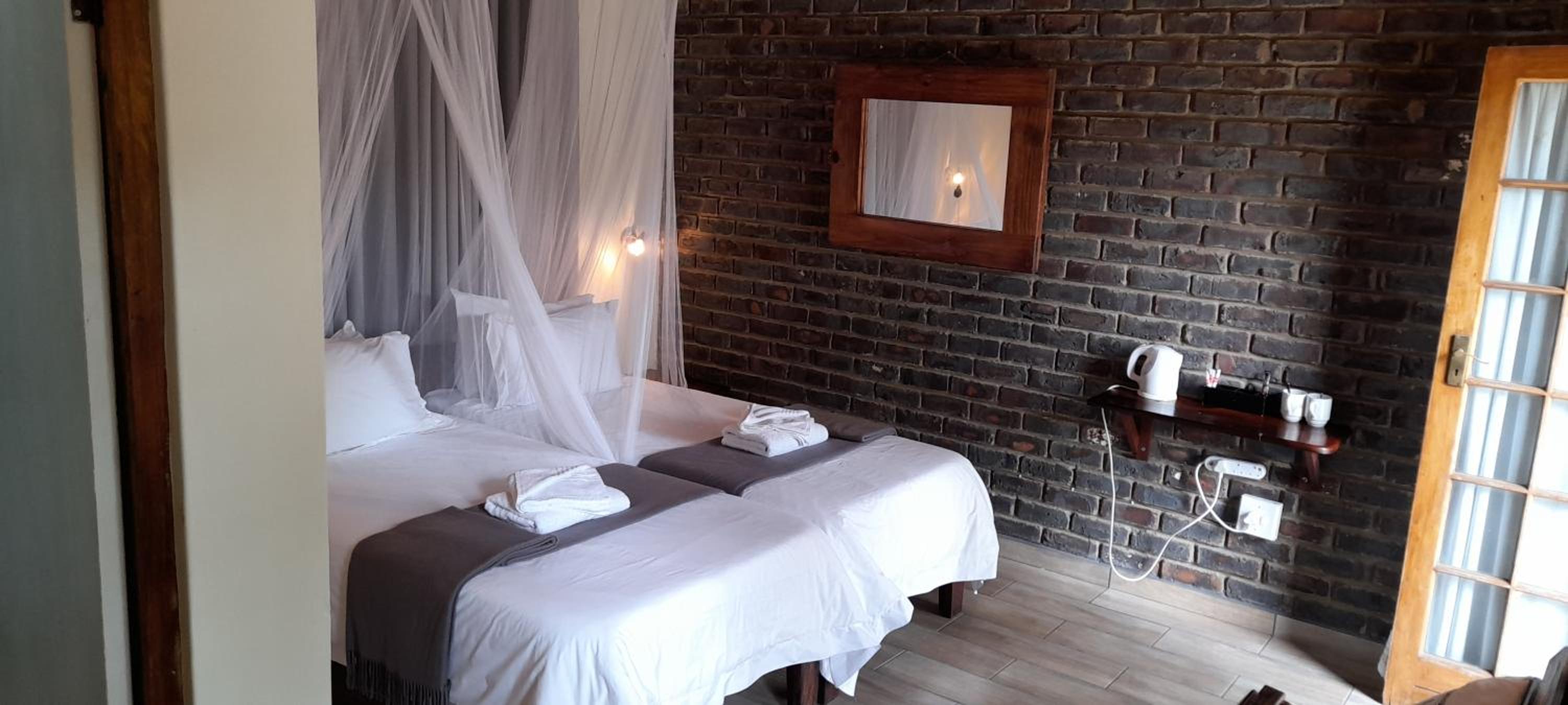 Lodge Room - Photo 11