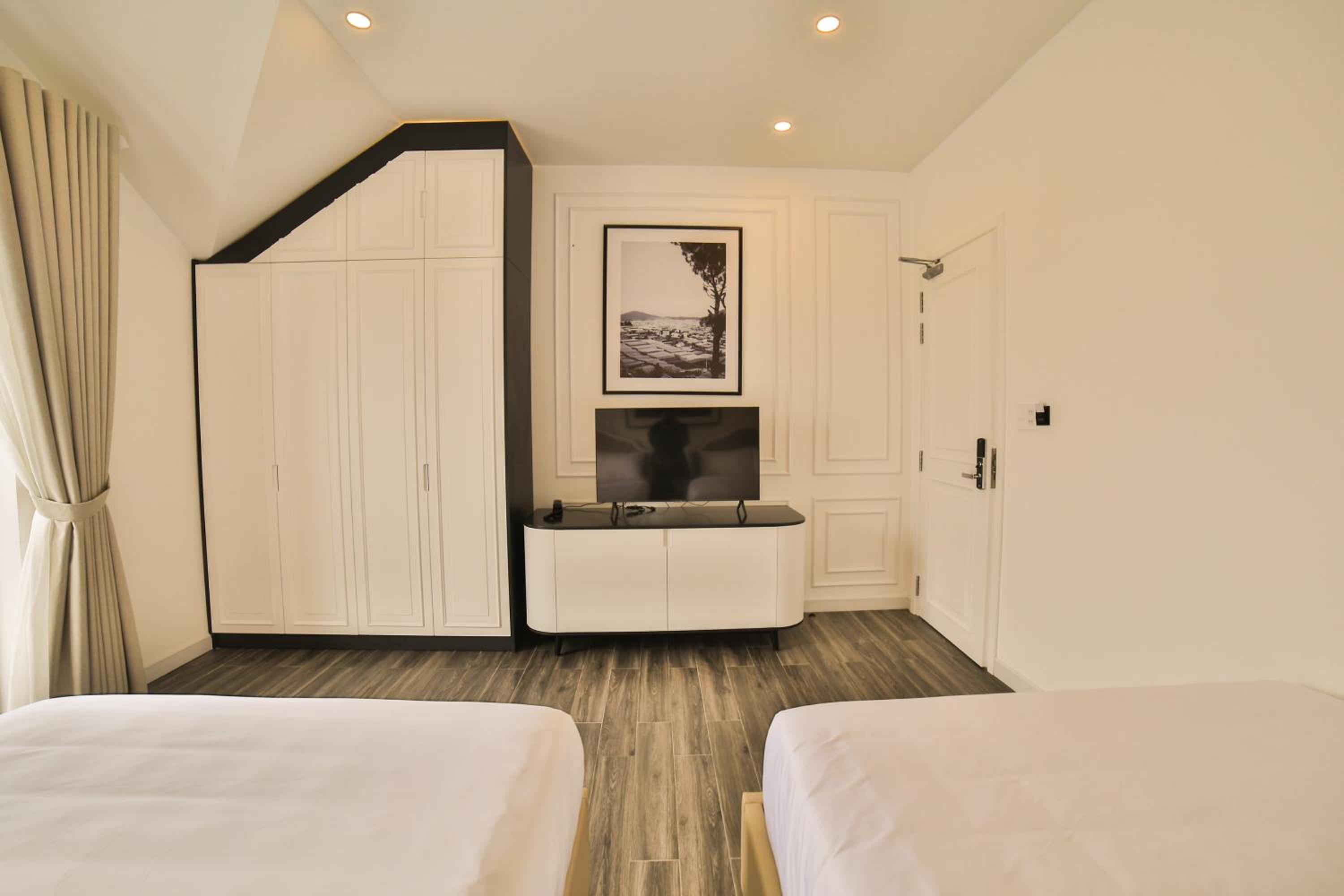 Twin Room With Balcony