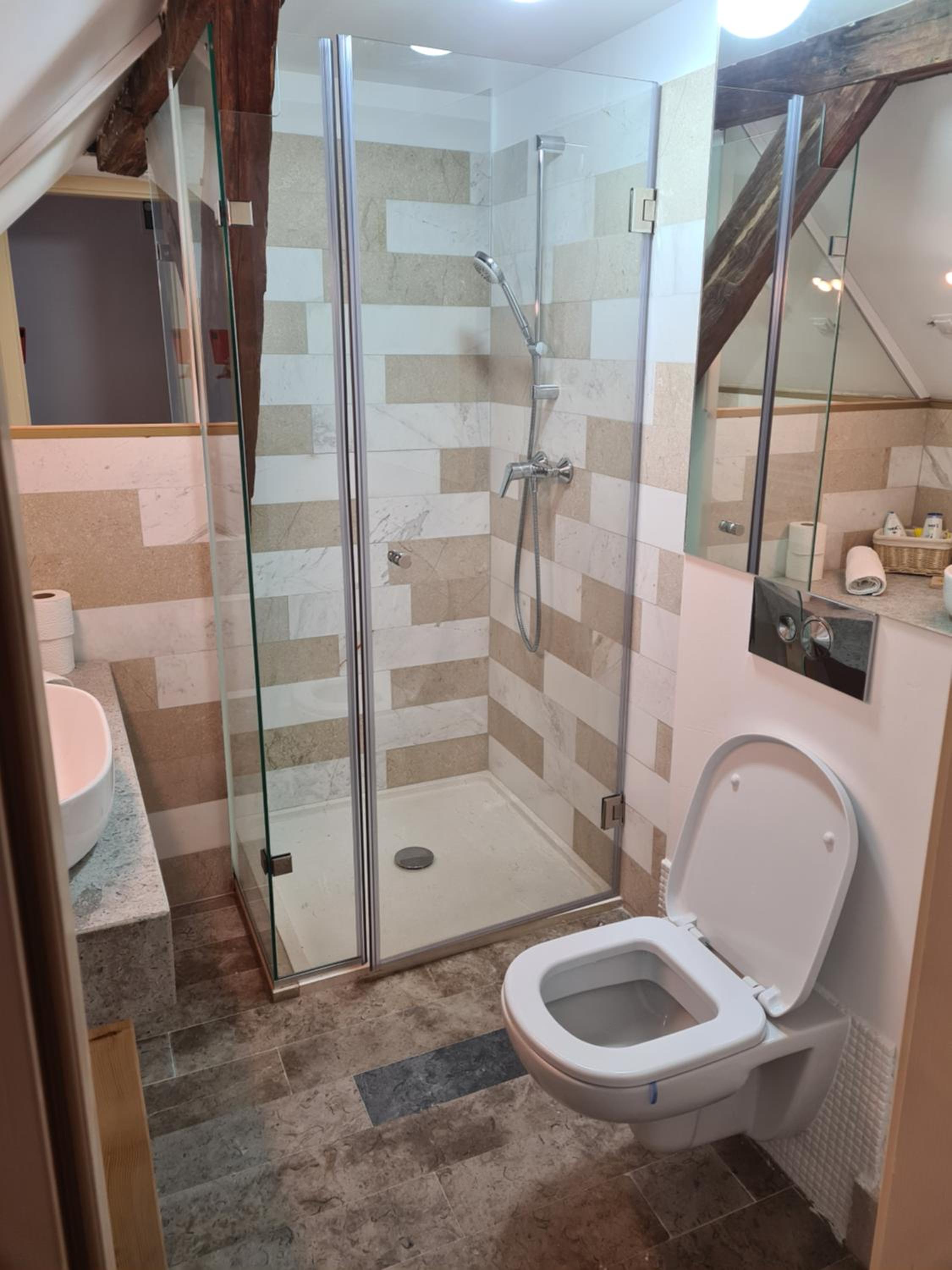 One-Bedroom Apartment - Photo 4