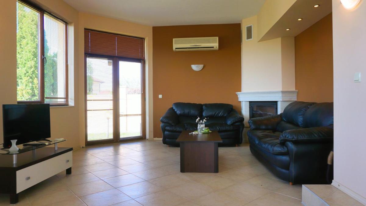 Villa with Private Pool photo 3