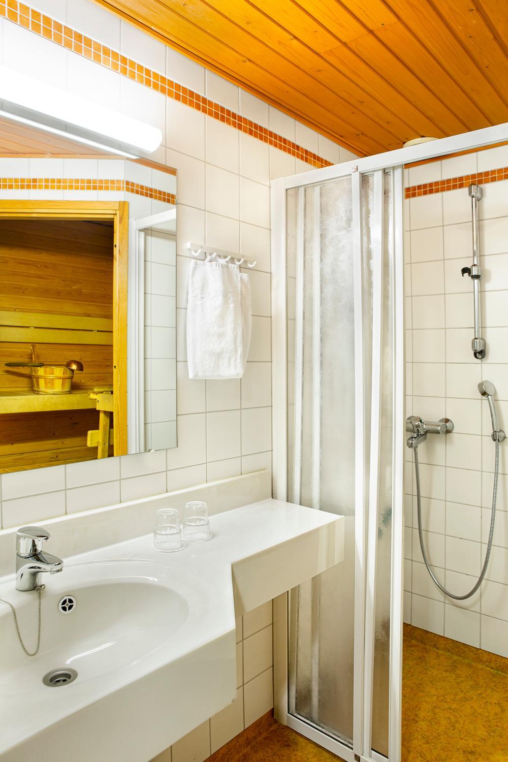 Standard Twin Room with Sauna - Photo 4