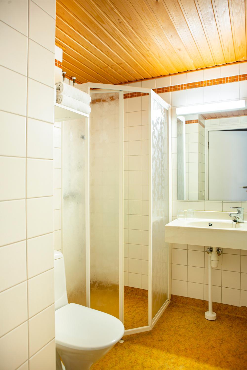 Standard Twin Room - Photo 3