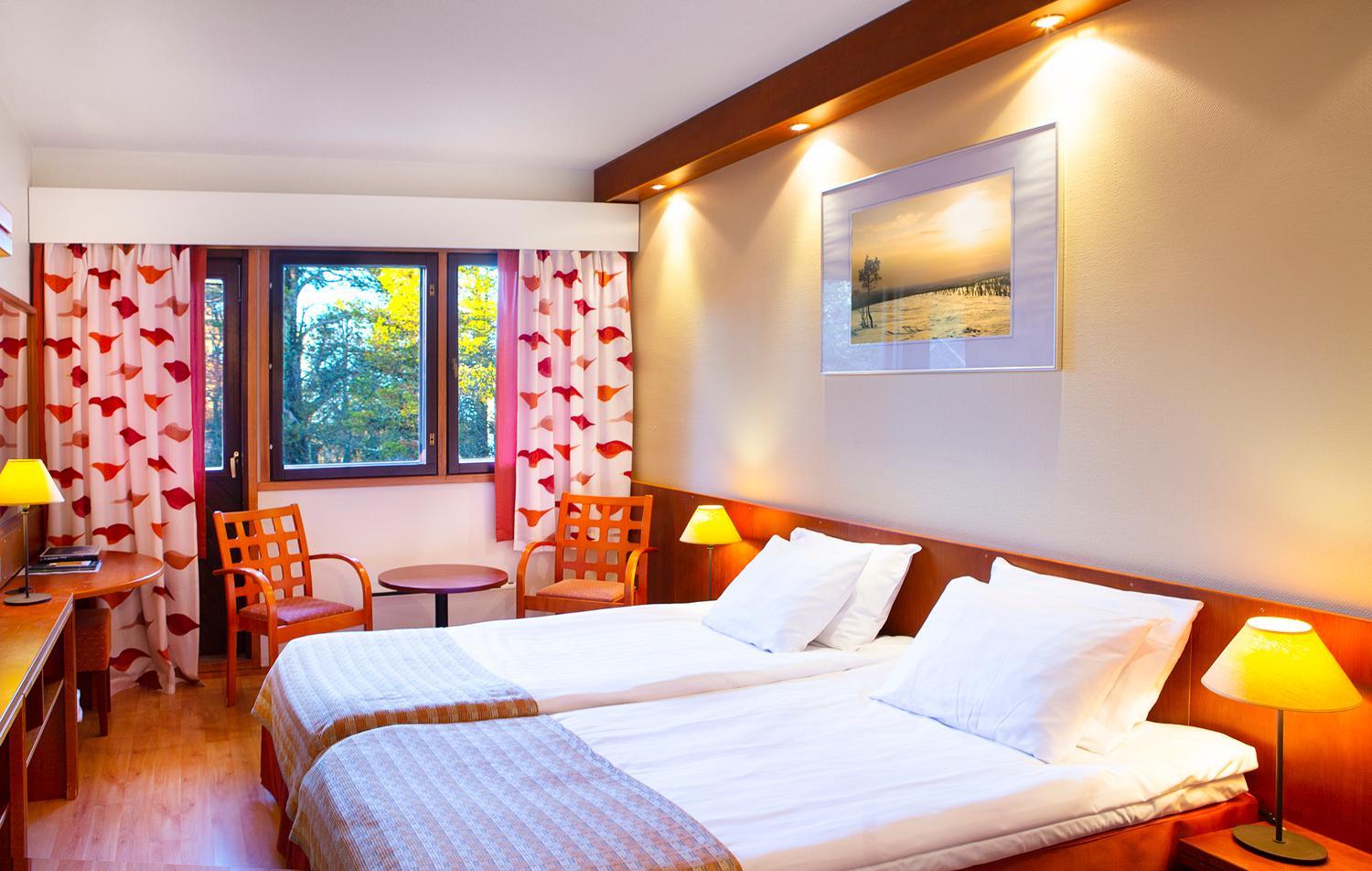 Standard Twin Room - Photo 2
