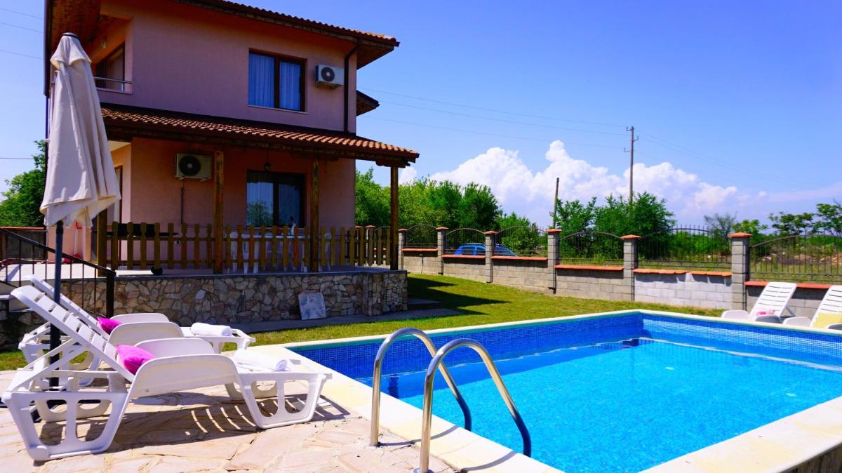 Villa with Private Pool photo 1