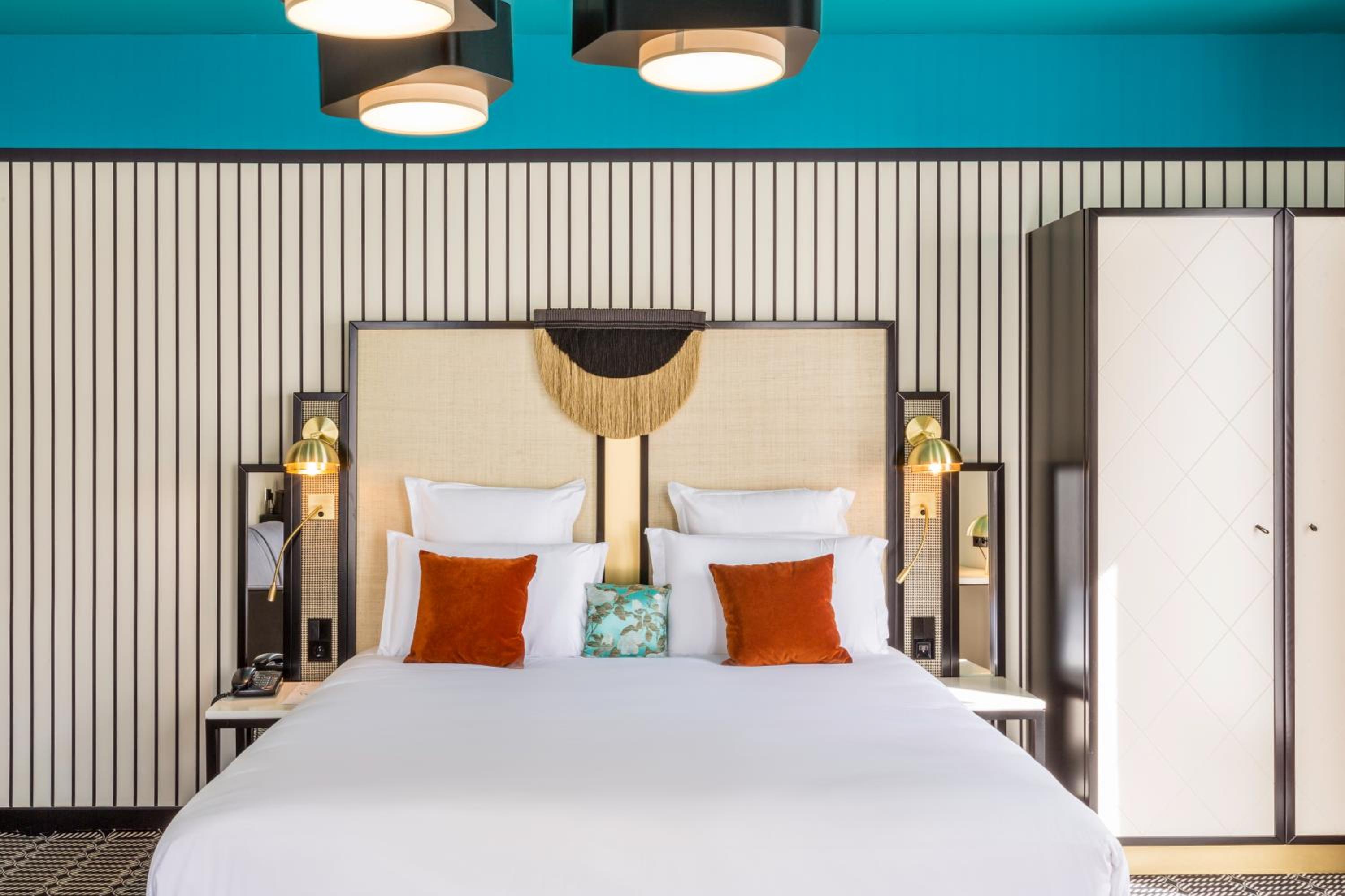 Executive Double Room thumbnail 6