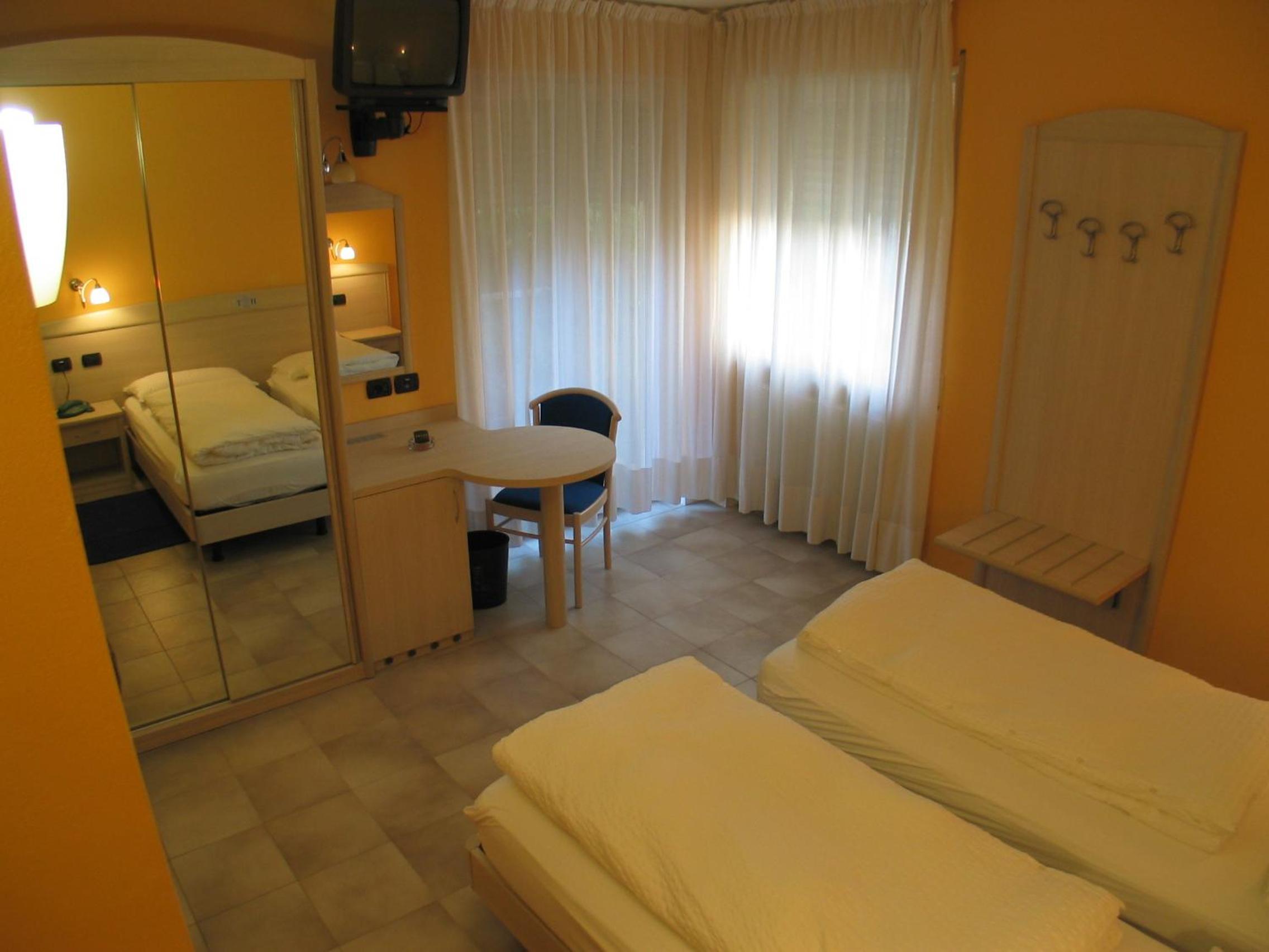 Economy Double or Twin Room photo 1