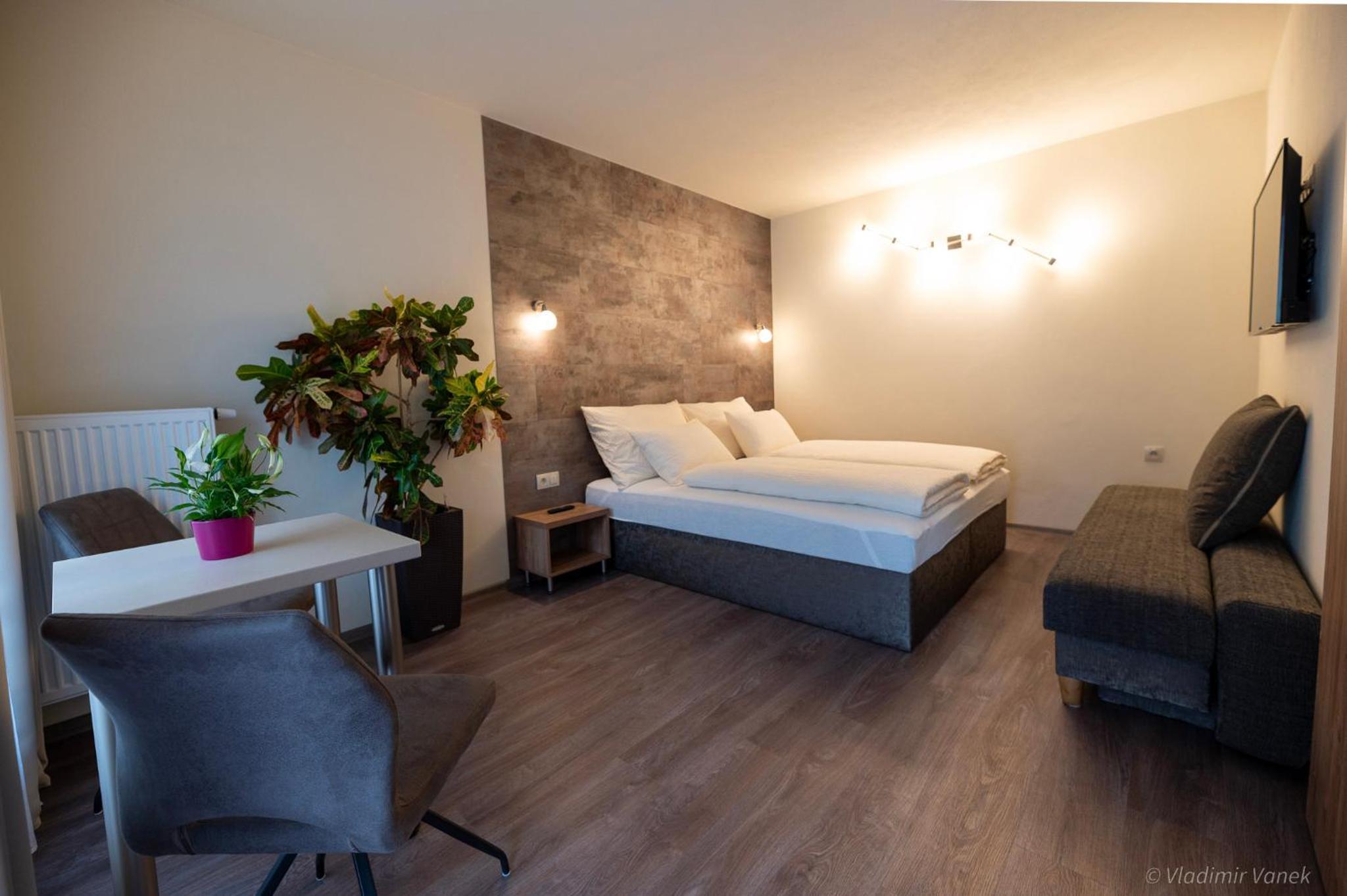 Double Room with Balcony (2 Adults + 1 Child) - Photo 1