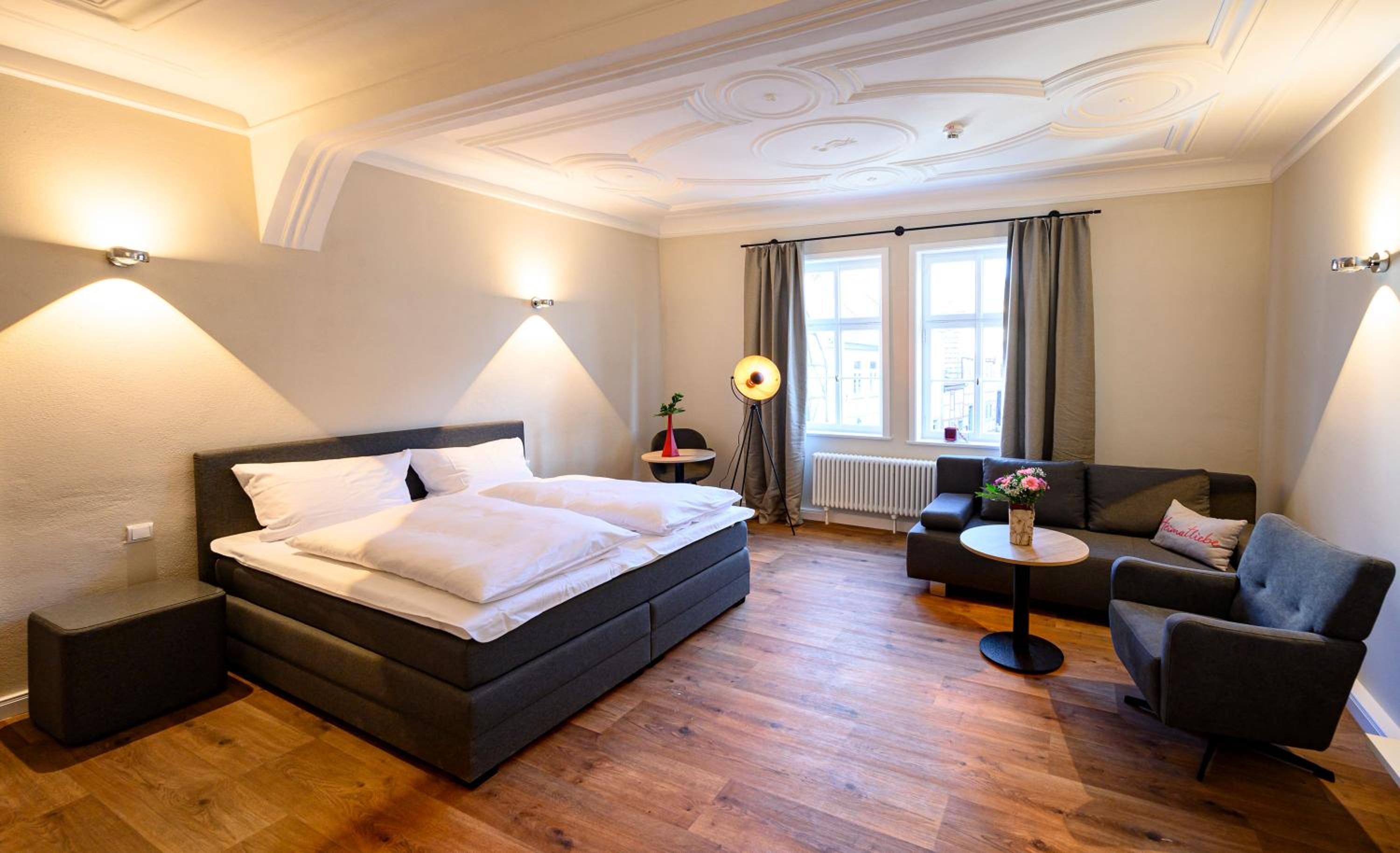King Room with Roll-In Shower - Disability Access