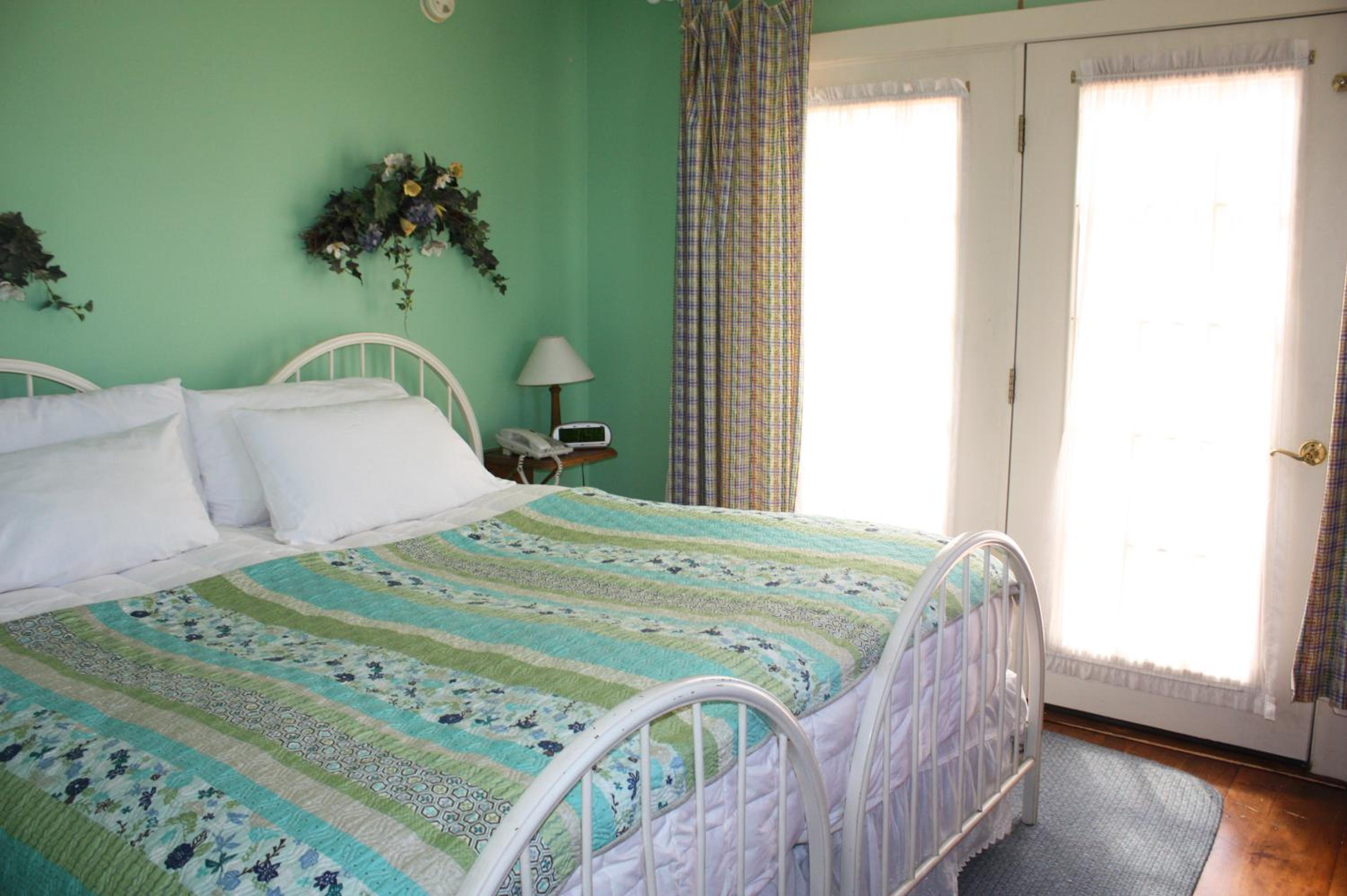 Deluxe King Room photo 2