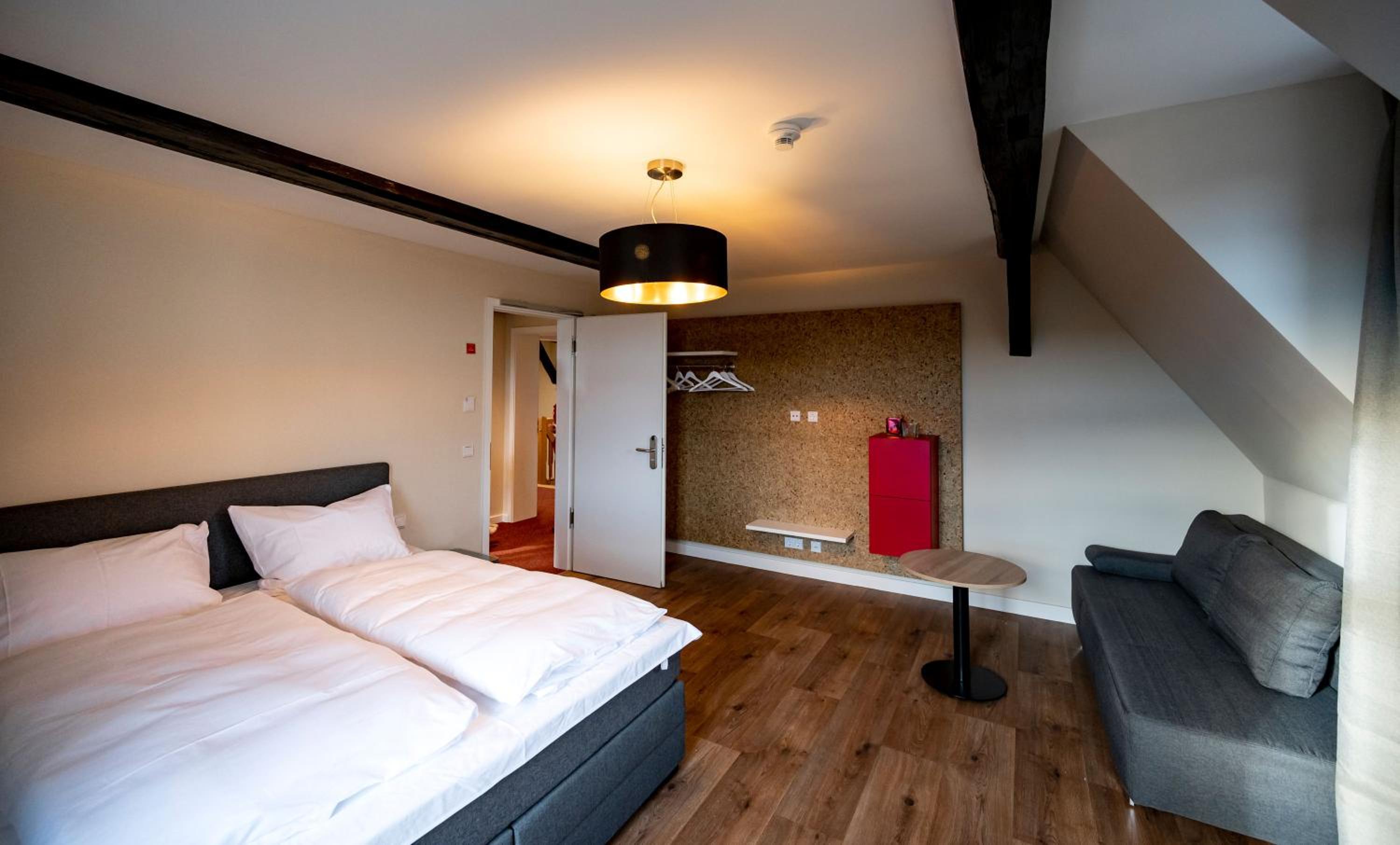 Basic Triple Room with Shared Bathroom photo 2
