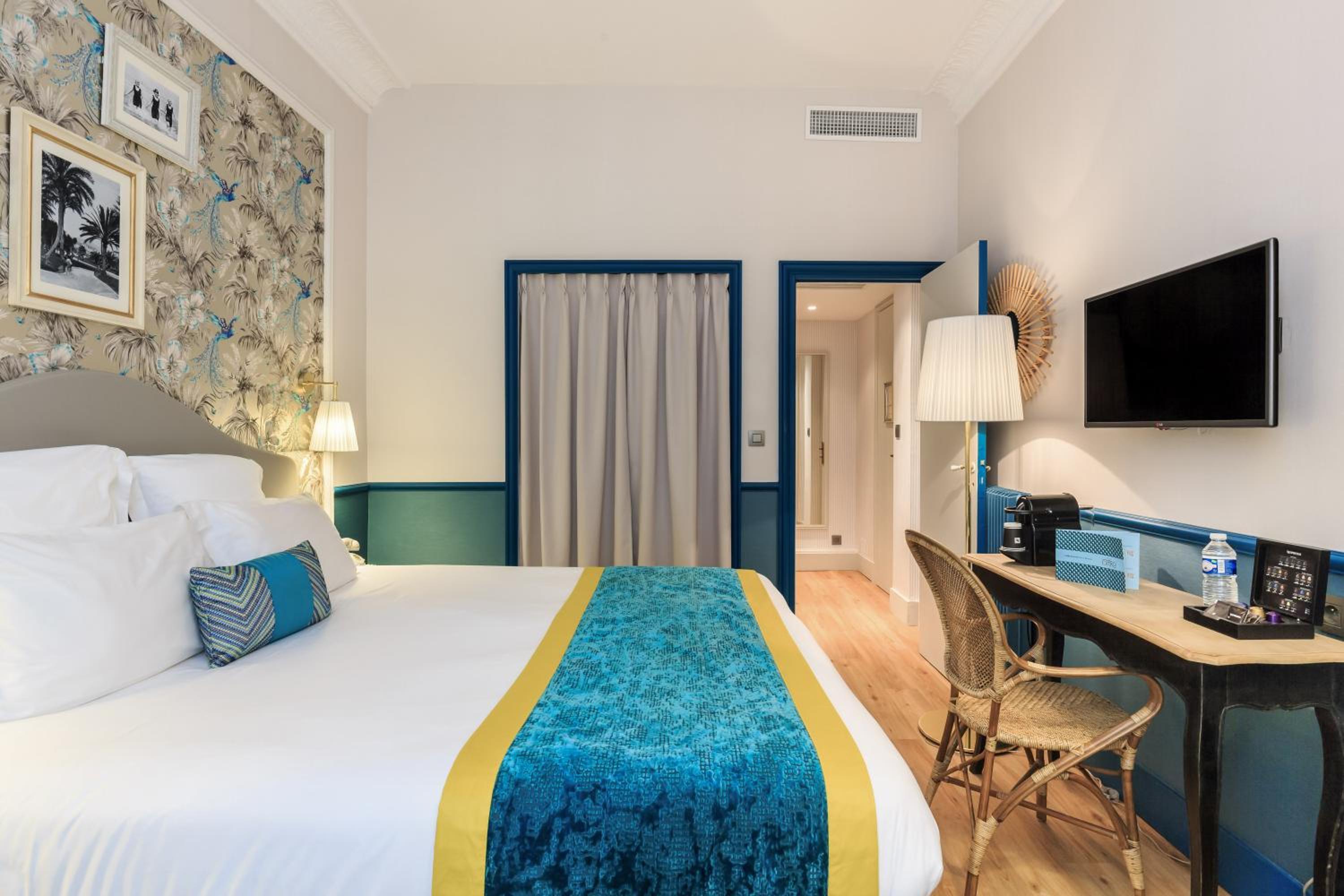 Superior Double or Twin Room - Photo 9