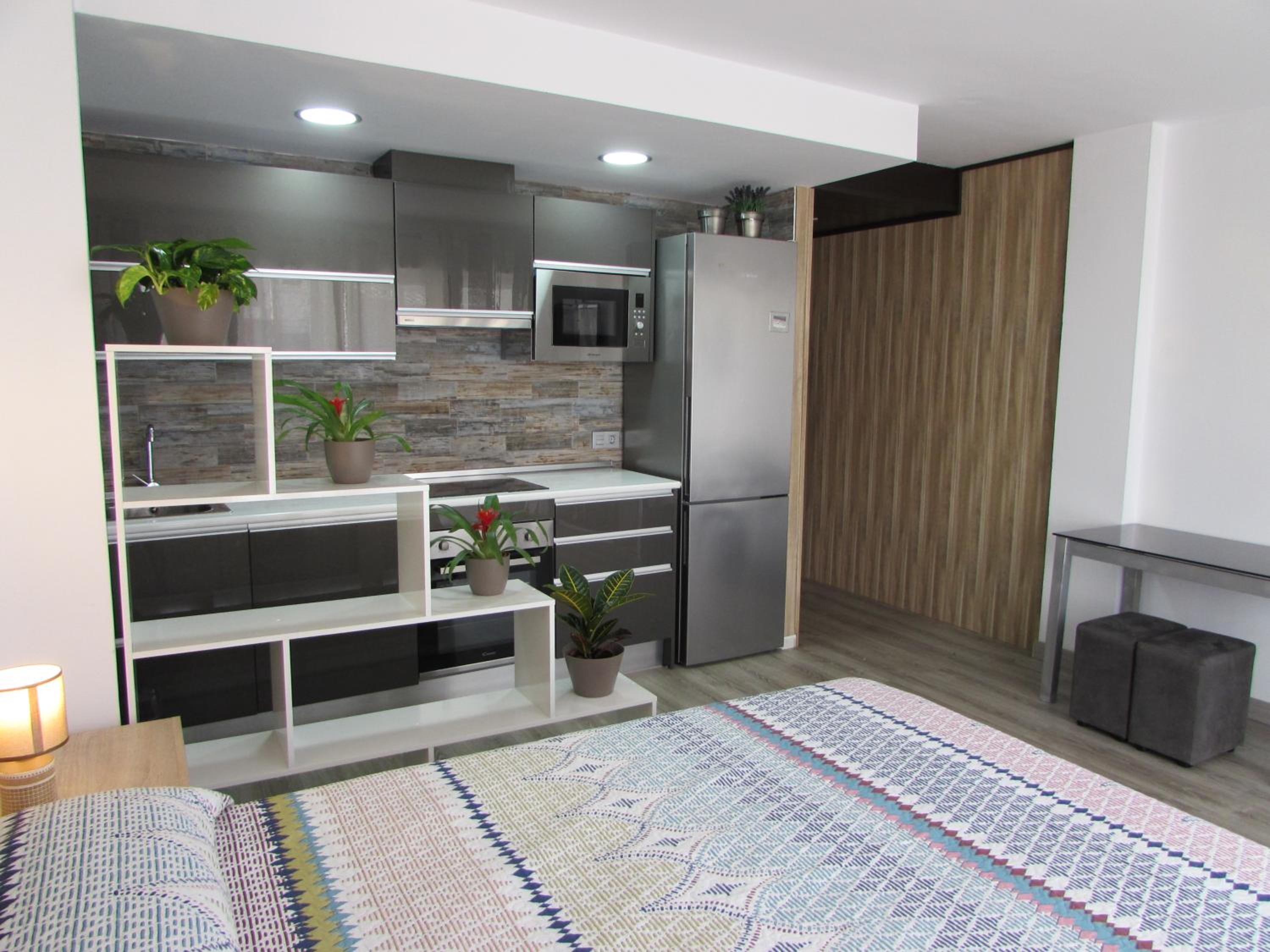 One-Bedroom Apartment - Photo 6