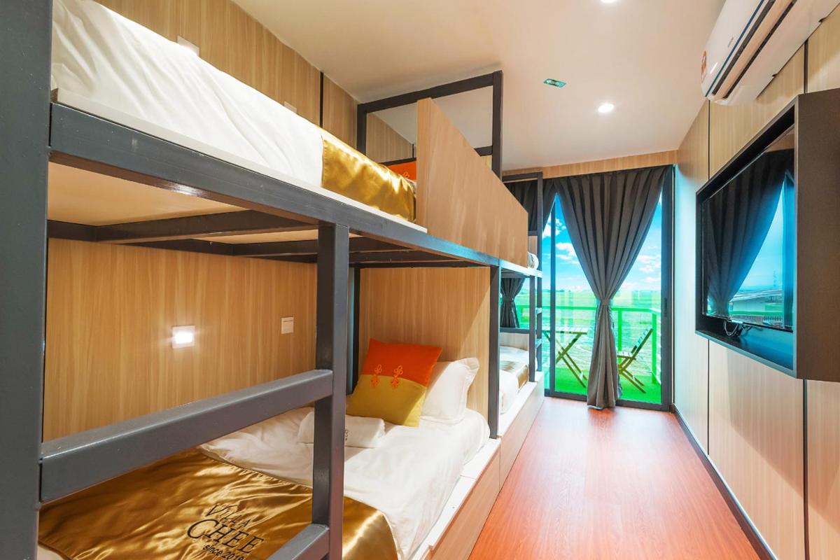 Deluxe Twin Rectangle -Upper Floor