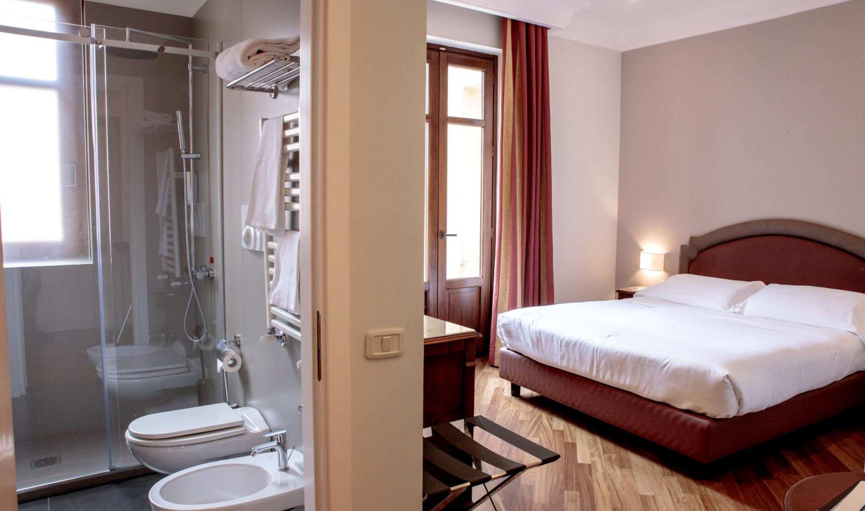 Standard Twin Room - Photo 1