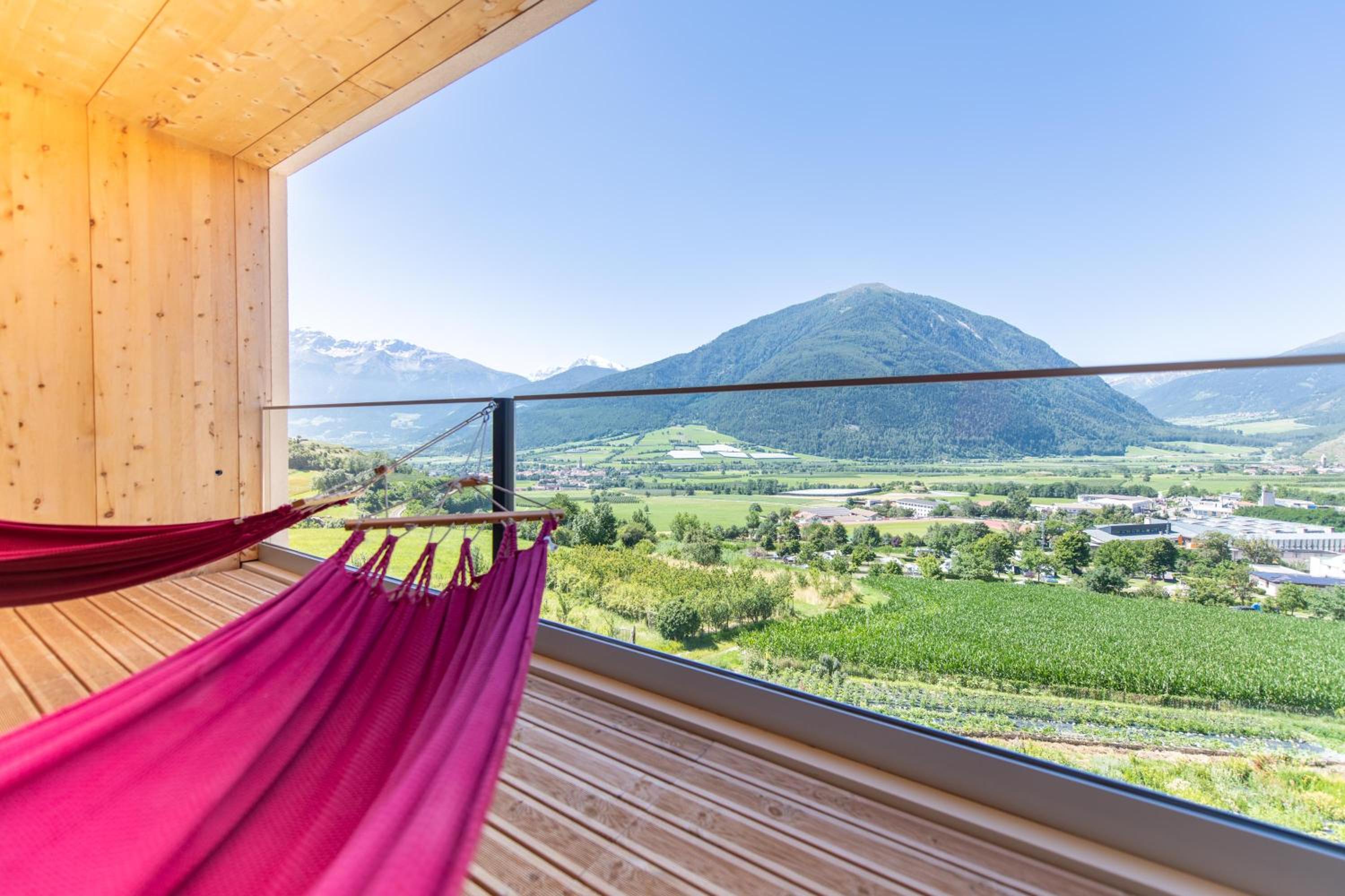 Deluxe Double Room with Balcony - Photo 8